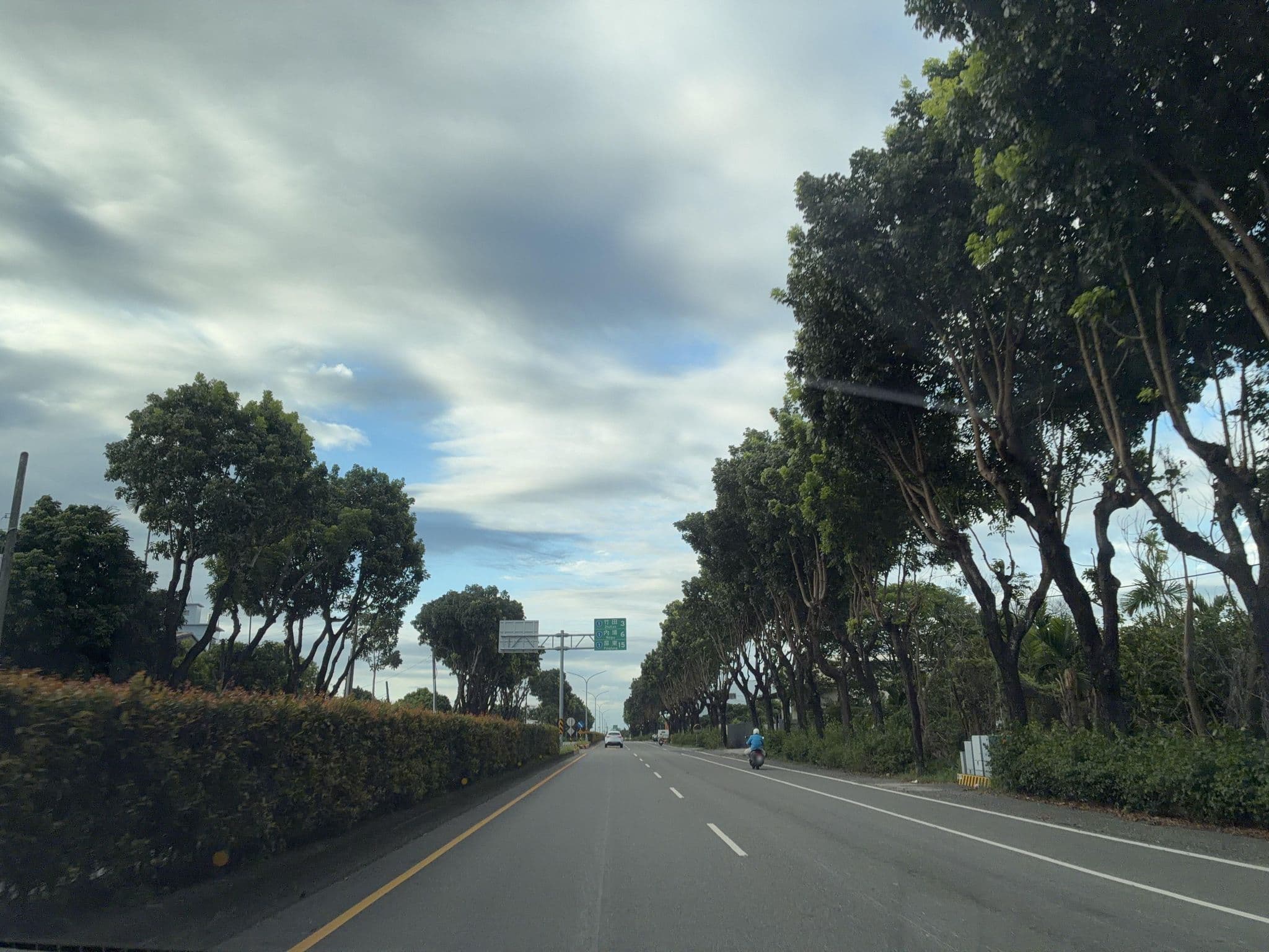 Street view near 都城花園汽車雅築, Chaozhou — © ChenJJ (CC BY-SA · Mapillary)