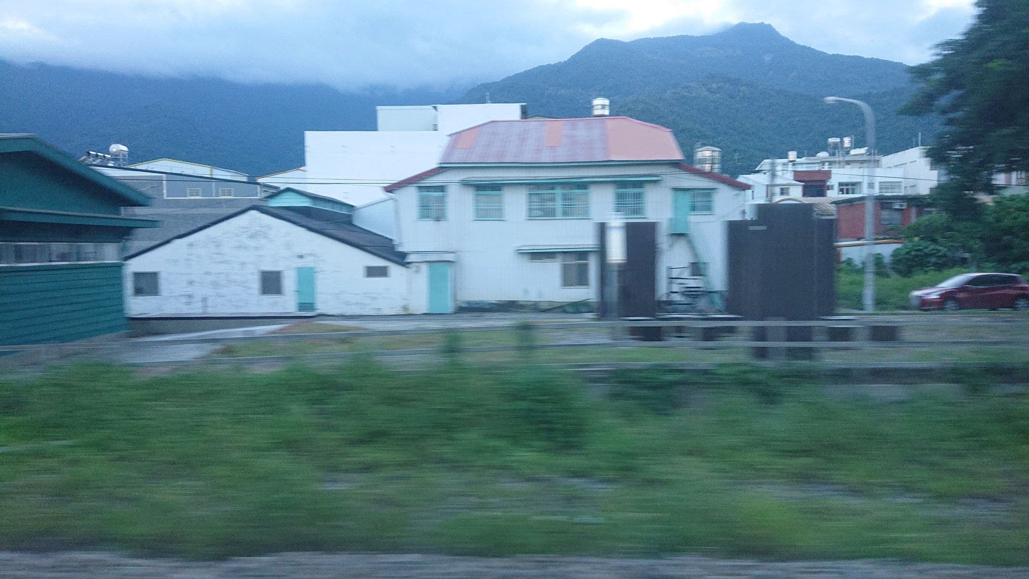 Street view near 興源行民宿, Guanshan — © alllenwang (CC BY-SA · Mapillary)