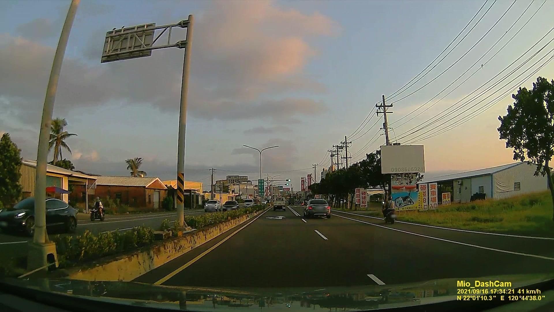 Street view near C'est La Vie Villa 森活會館, Hengchun — © littlebtc (CC BY-SA · Mapillary)