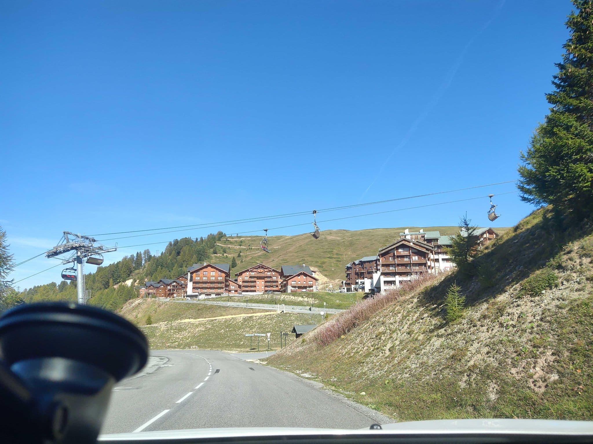 Street view near Chalets des Praz, Belle-Plagne — © MatthieuF4FNE (CC BY-SA · Mapillary)