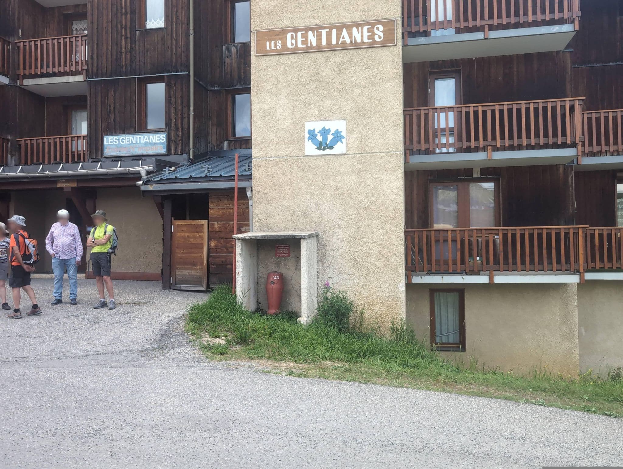 Street view near Les Gentianes, Belle-Plagne — © Wodner (CC BY-SA · Mapillary)