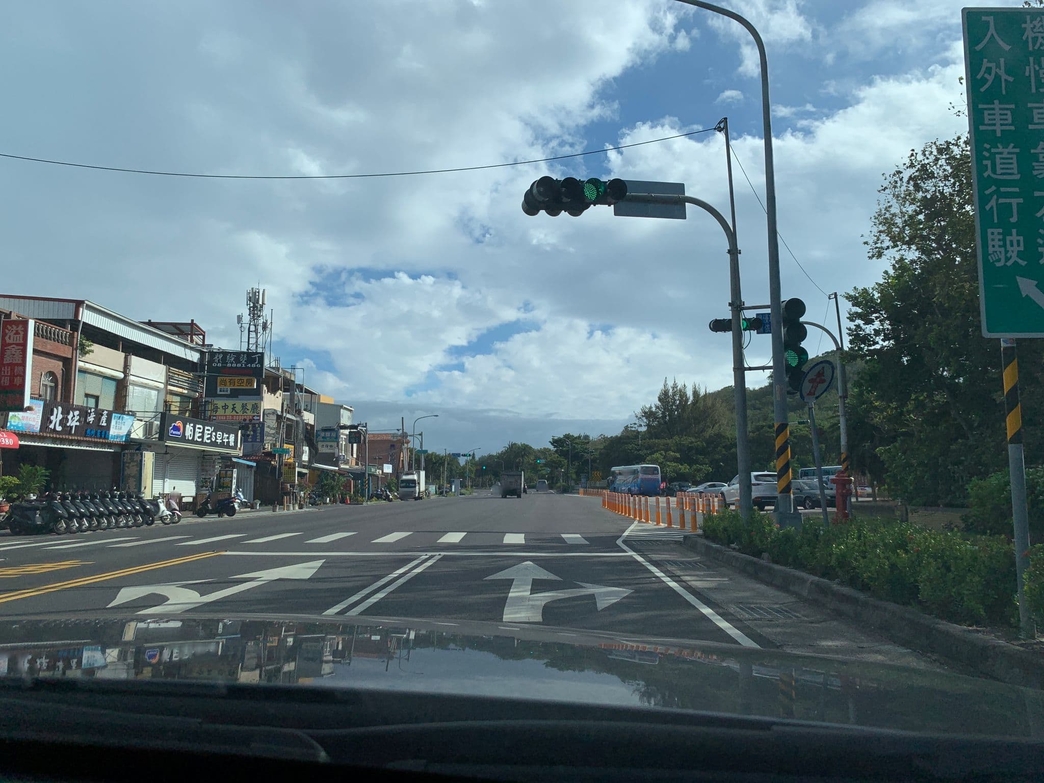 Street view near 春品歐風民宿, Hengchun — © raymond2828520 (CC BY-SA · Mapillary)