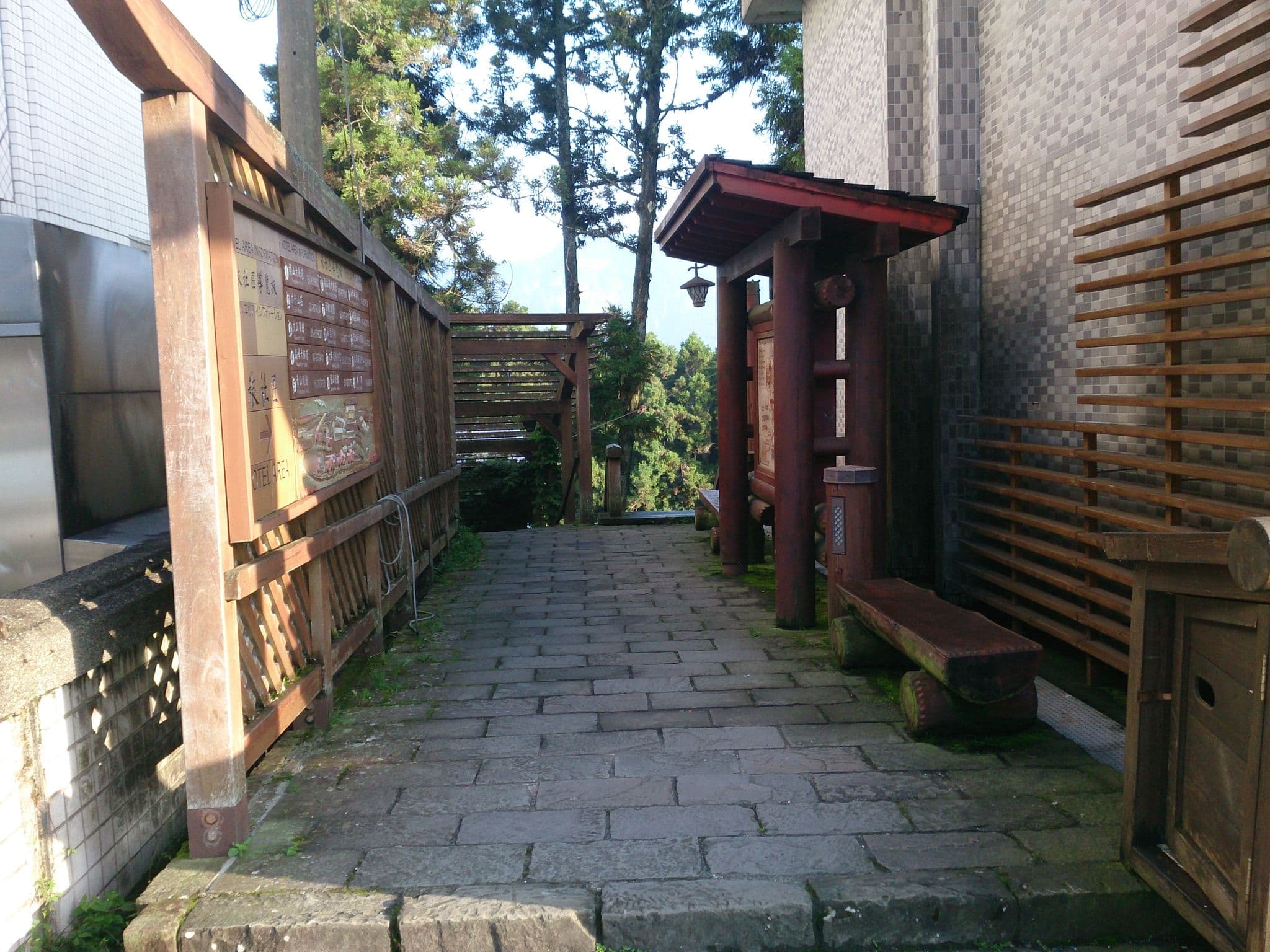 Street view near 大峯山莊 / Dafeng Hotel, Lugu — © proms (CC BY-SA · Mapillary)