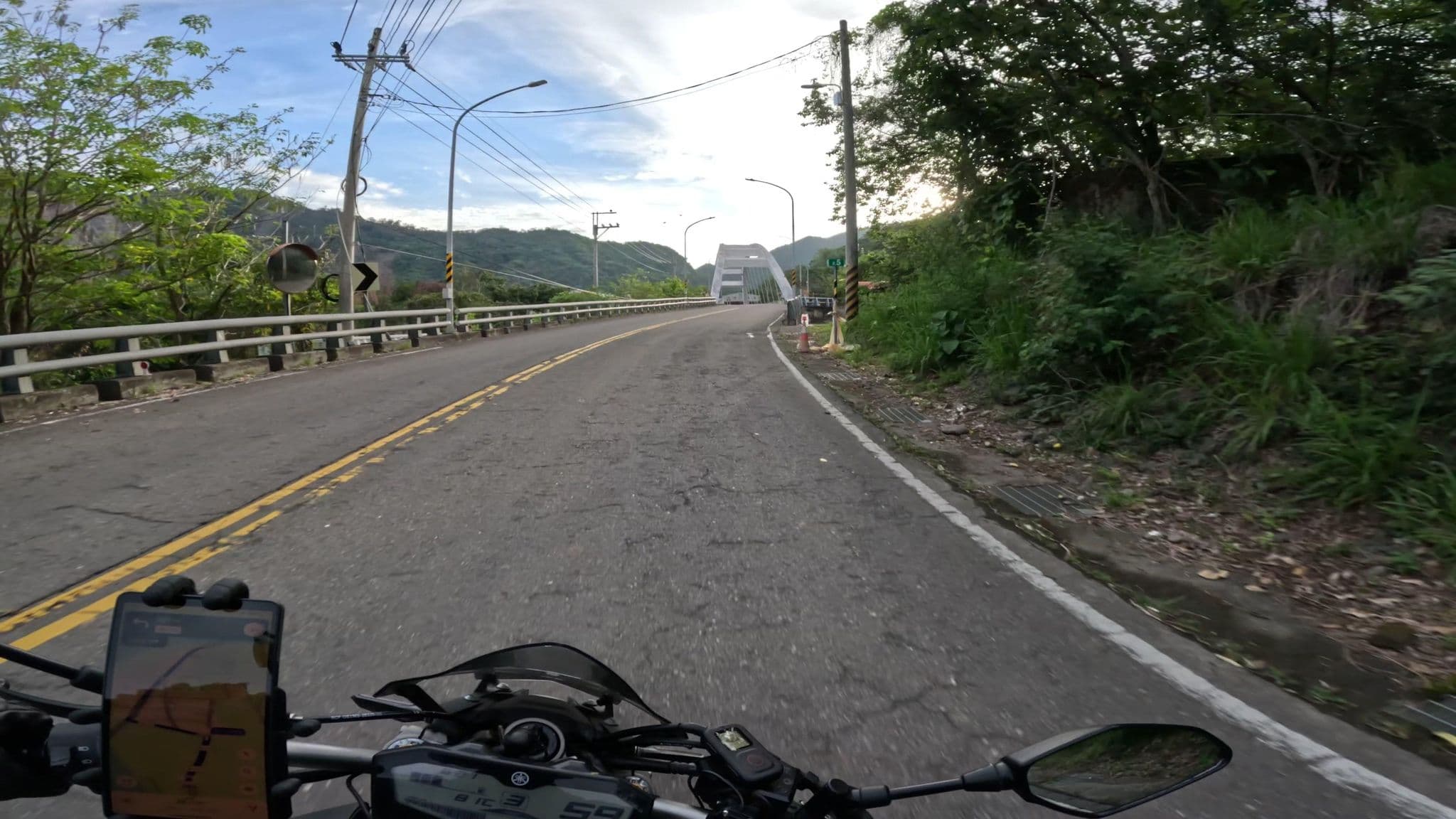 Street view near 溪邊硫磺溫泉地, Yujing — © komali2 (CC BY-SA · Mapillary)