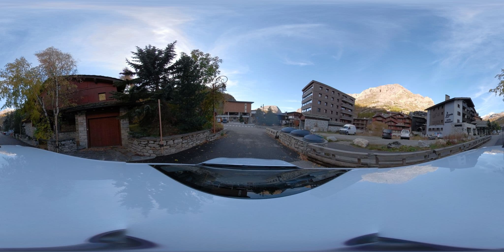 Street view near Hôtel La Savoyarde, Val-d'Isère