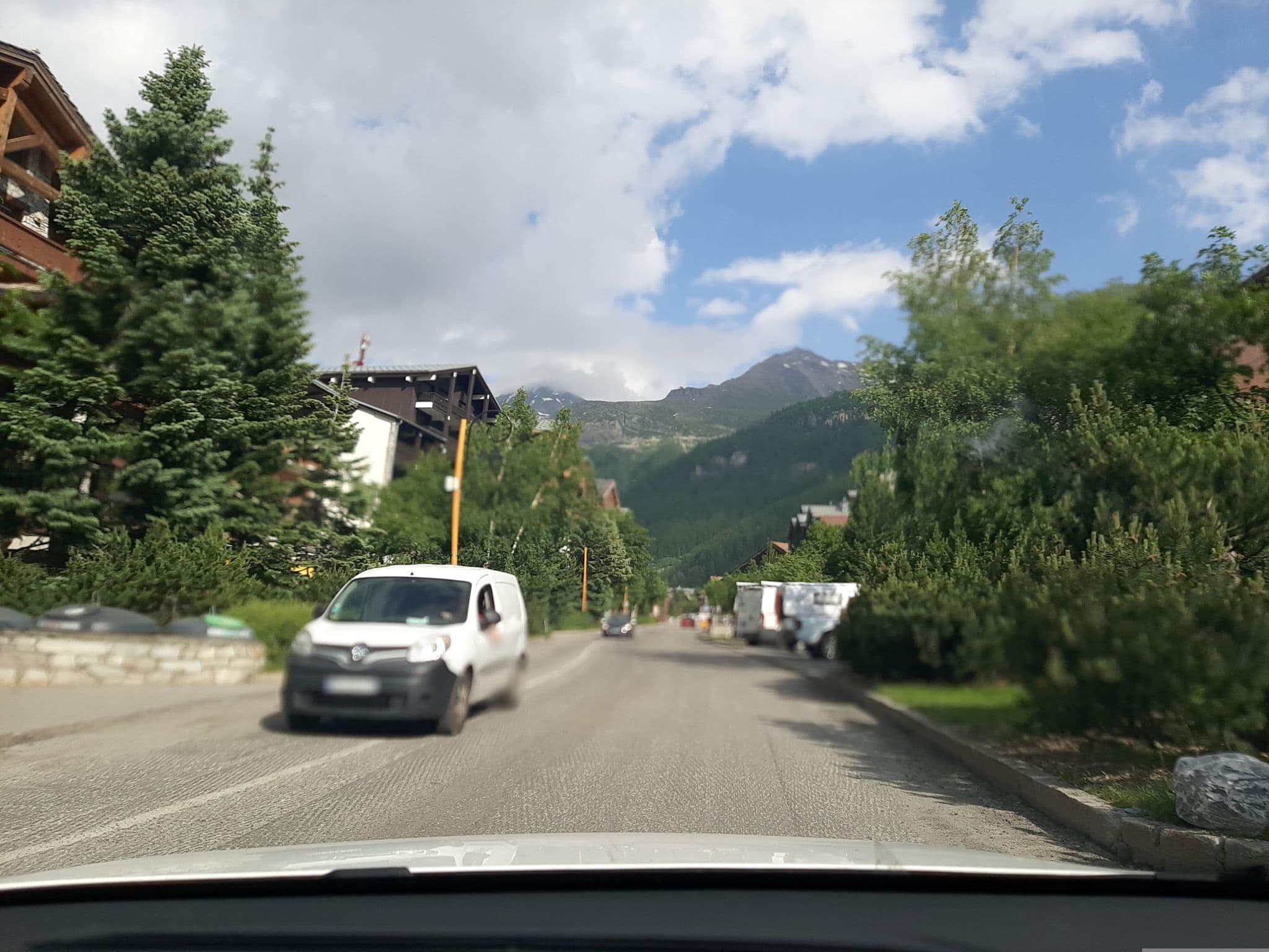 Street view near Everest Hotel, Val-d'Isère — © alexmodesto73 (CC BY-SA · Mapillary)