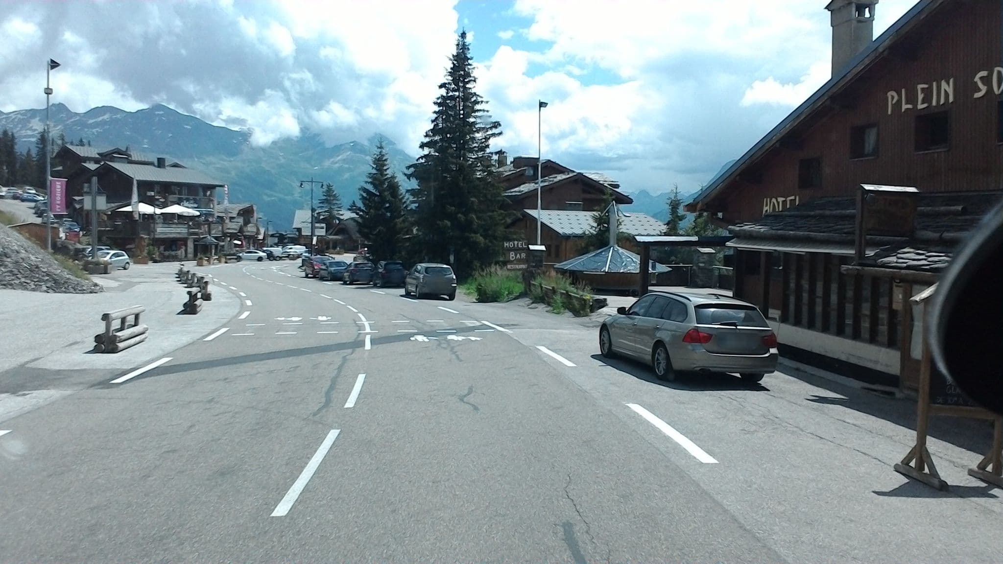 Street view near Le Clapey, Séez