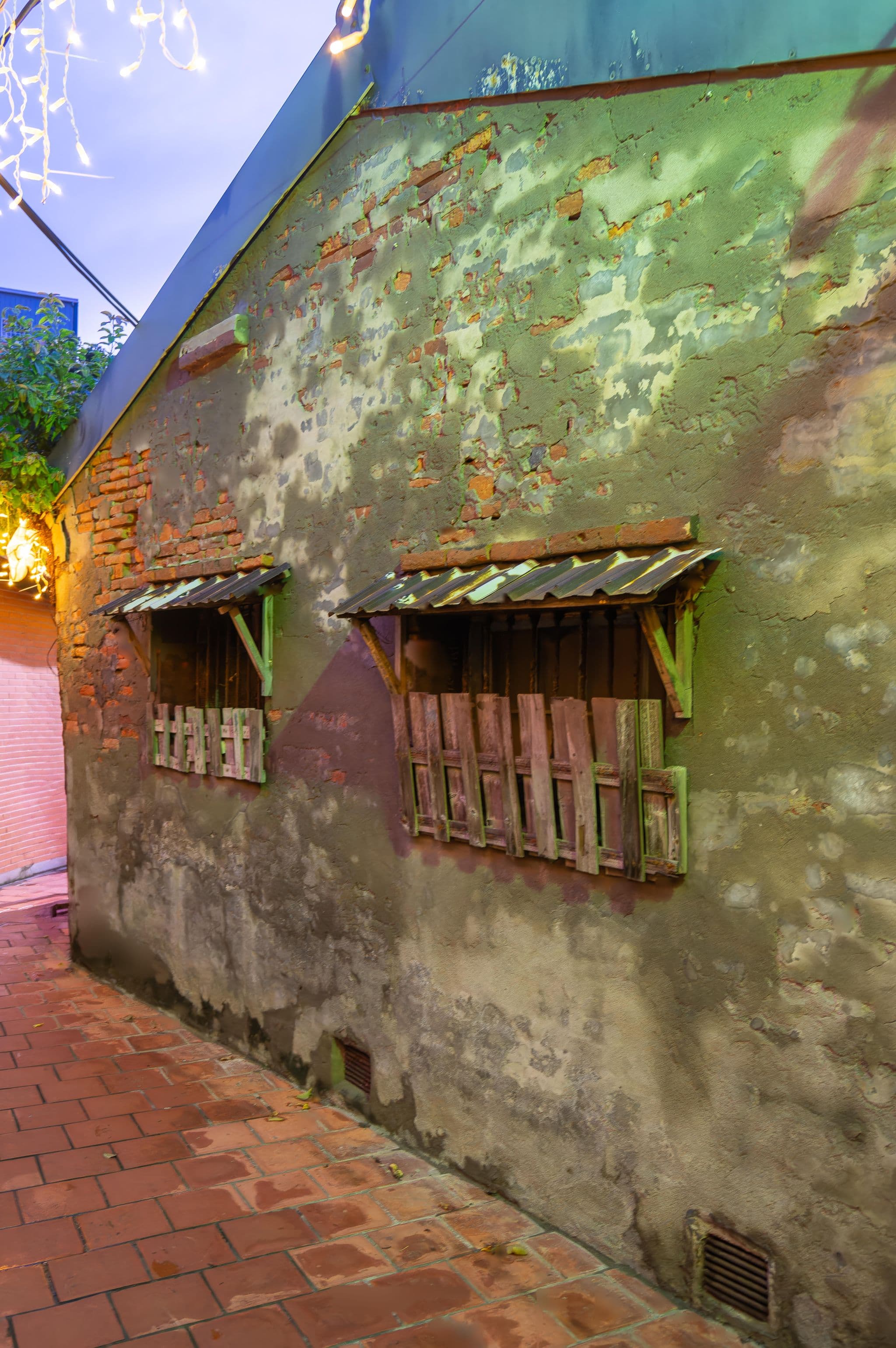 Street view near 曲巷冬晴_suki na b&b, Xihu — © algirdasc (CC BY-SA · Mapillary)