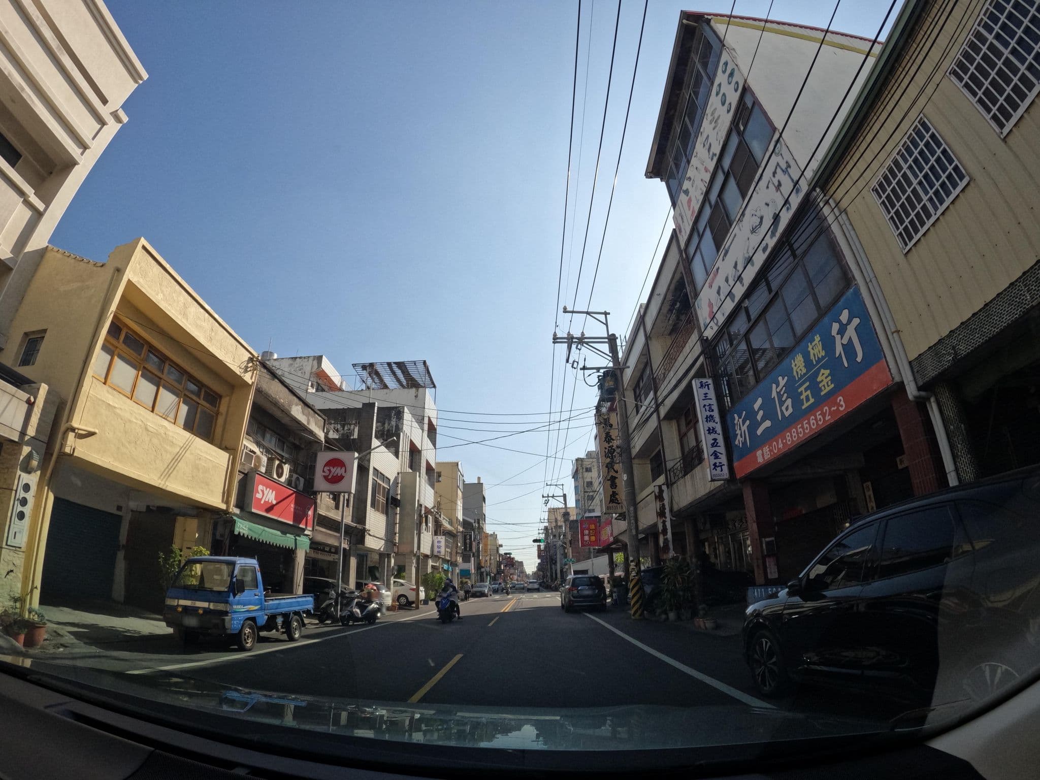 Street view near 銀宮大旅社, Xihu — © littlebtc (CC BY-SA · Mapillary)