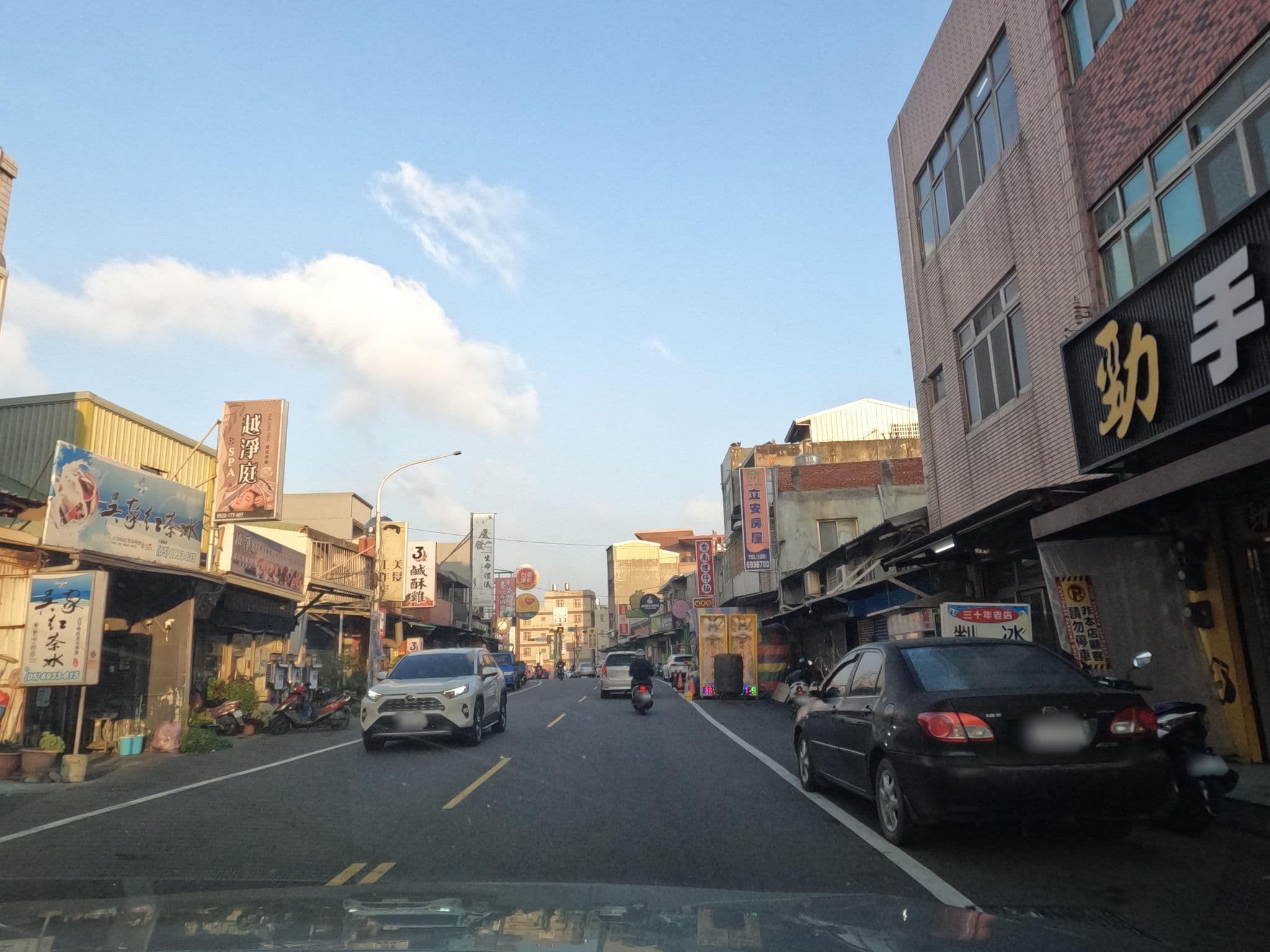Street view near 諾貝爾汽車旅館, Erlun — © littlebtc (CC BY-SA · Mapillary)