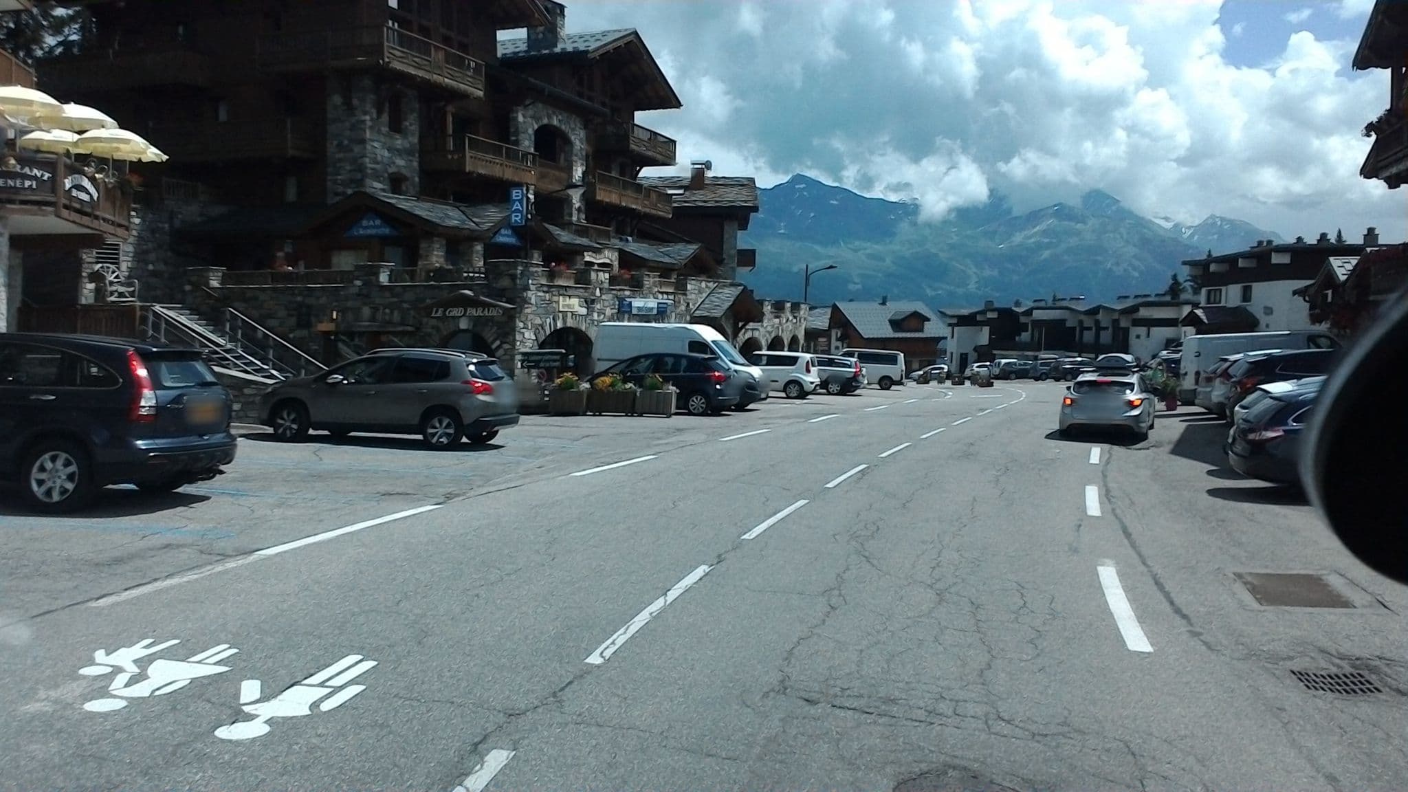 Street view near Les Chalets du Valaisan, Séez