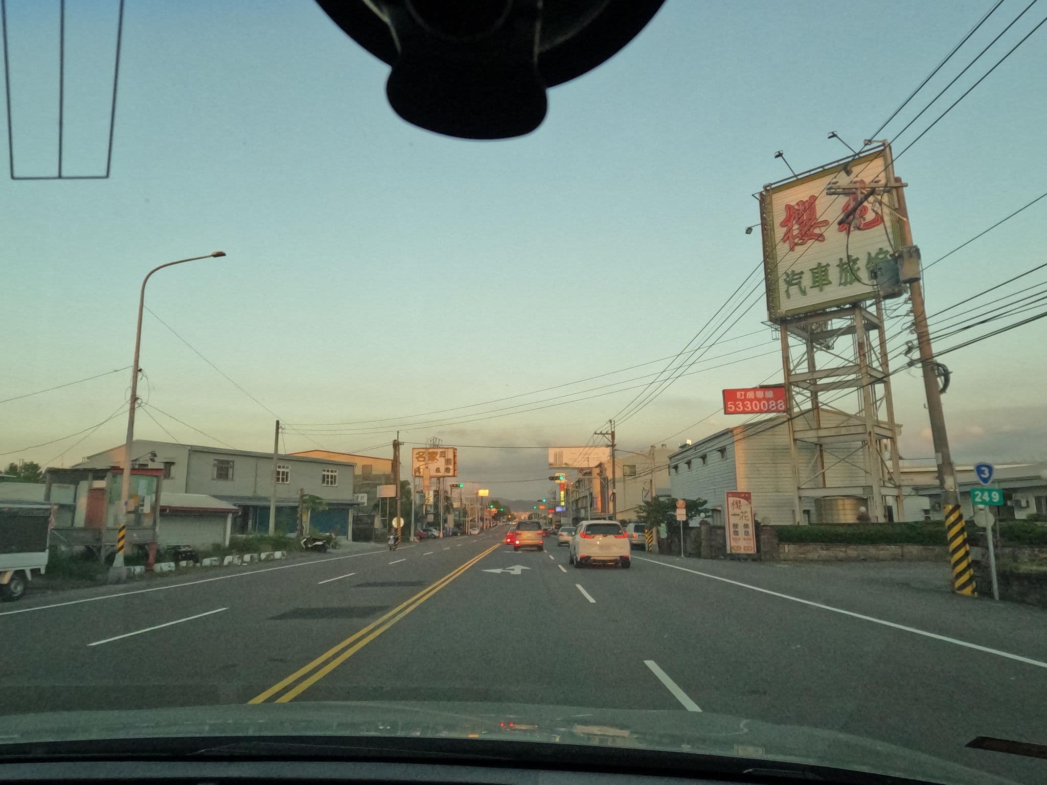 Street view near 親蜜花園汽車旅館, Douliu — © littlebtc (CC BY-SA · Mapillary)