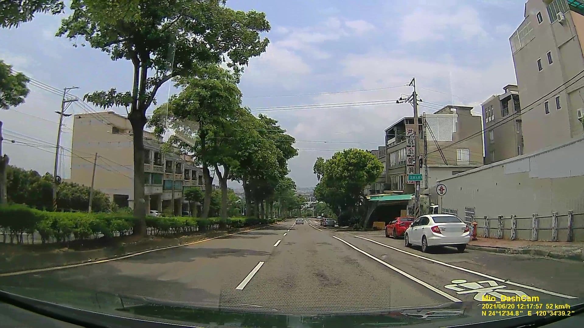 Street view near 亞特蘭大汽車旅館, Buzi — © littlebtc (CC BY-SA · Mapillary)