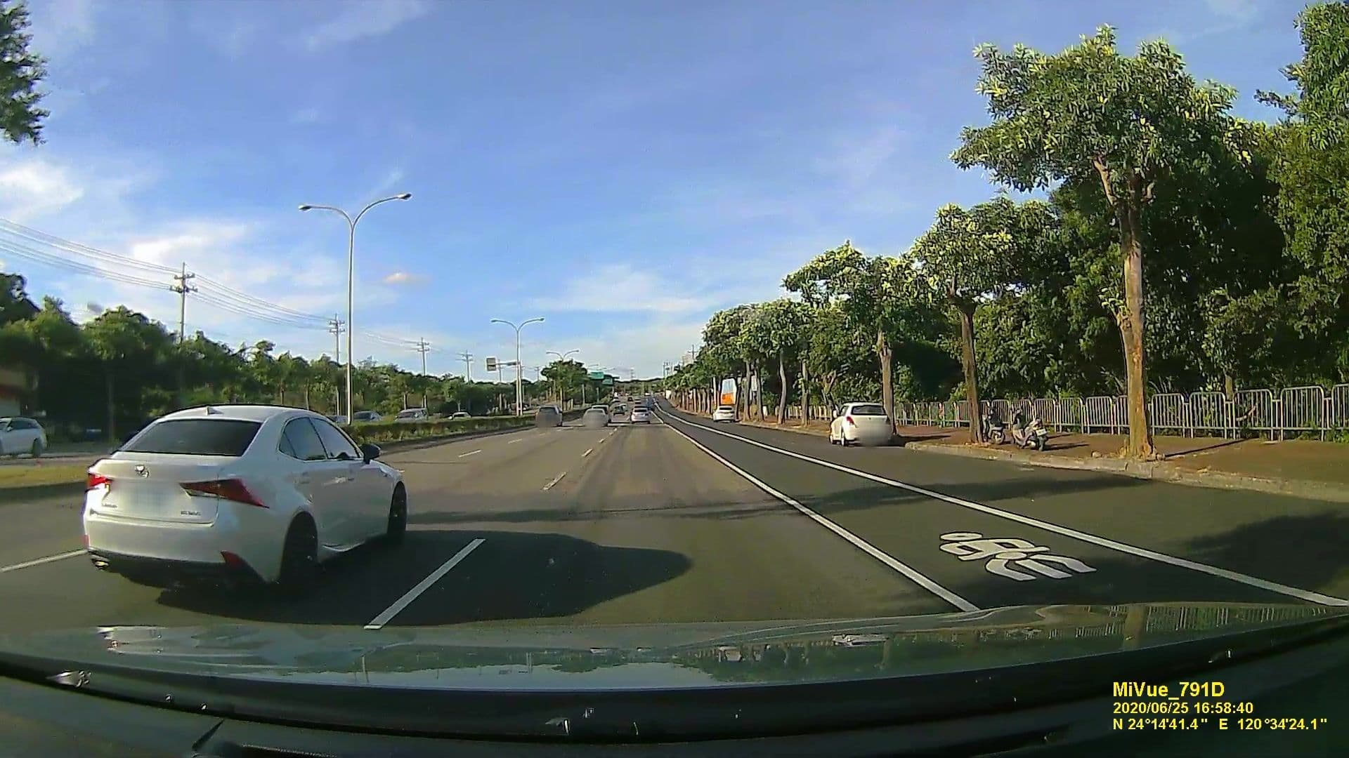 Street view near 花沐蘭精品旅館, Buzi — © littlebtc (CC BY-SA · Mapillary)