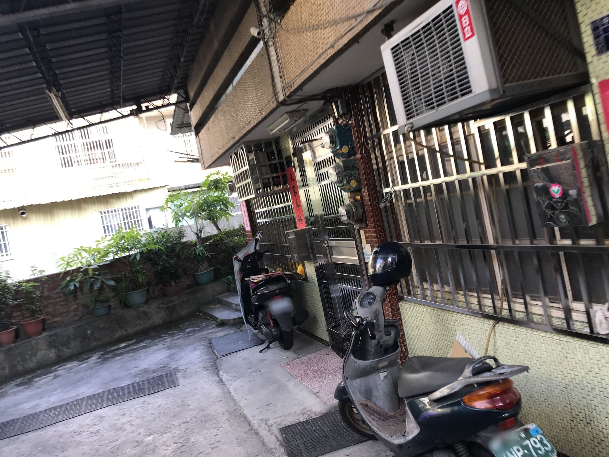 Street view near Noble Hotel, Changhua — © periwinkle (CC BY-SA · Mapillary)