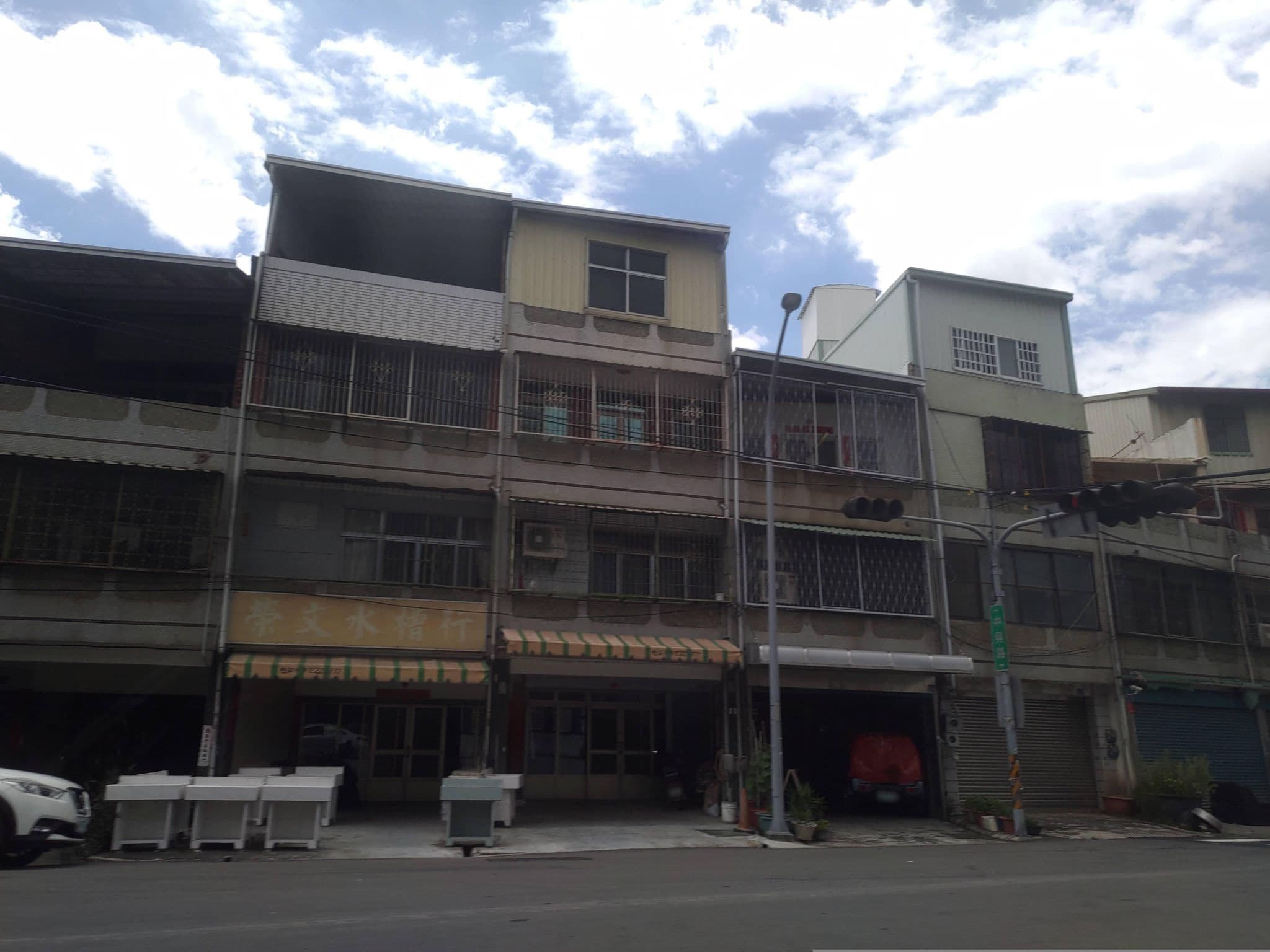 Street view near 南僑旅社, Nantou — © nikuna196 (CC BY-SA · Mapillary)