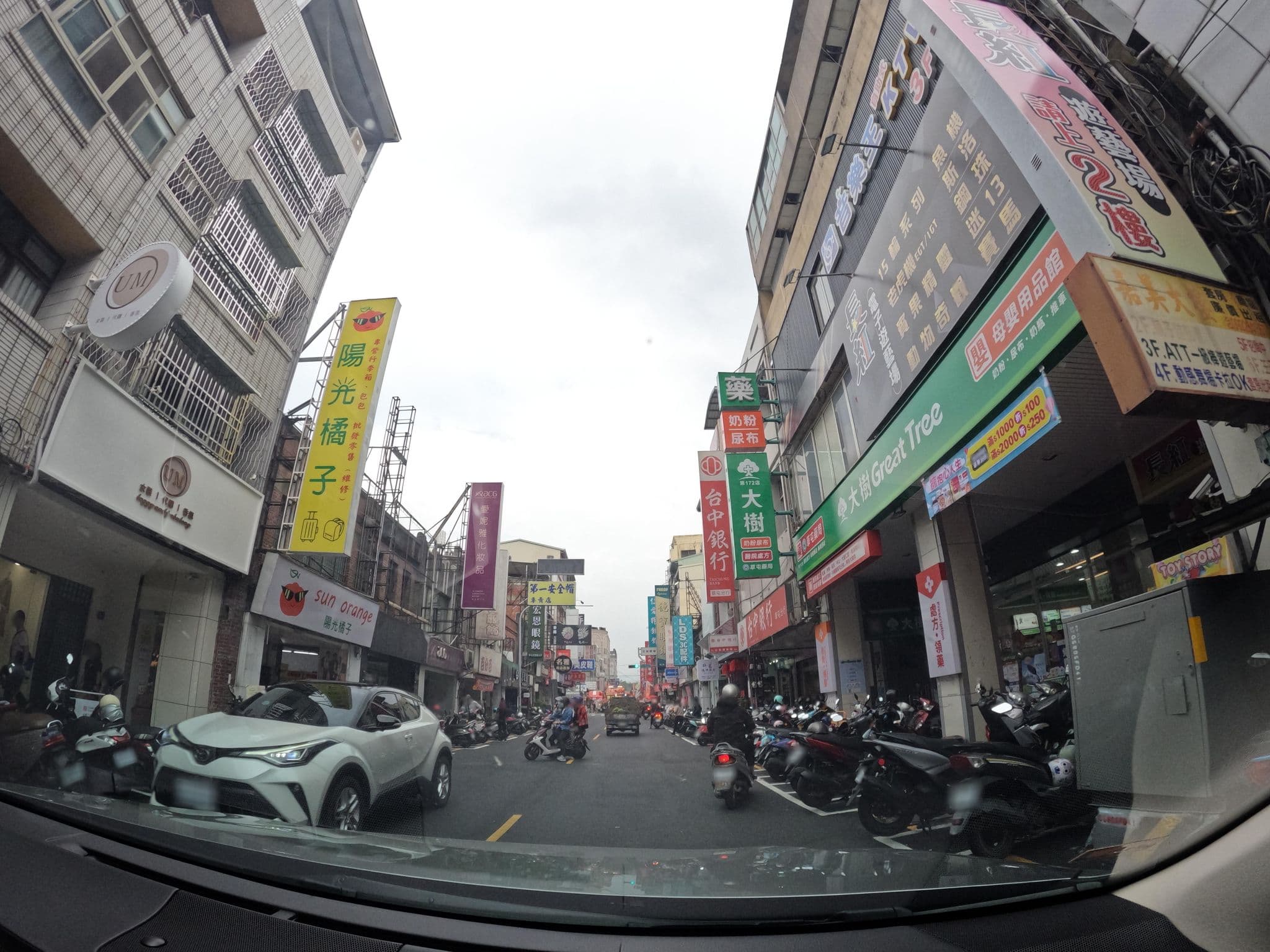 Street view near 王子賓館, Caotun — © littlebtc (CC BY-SA · Mapillary)
