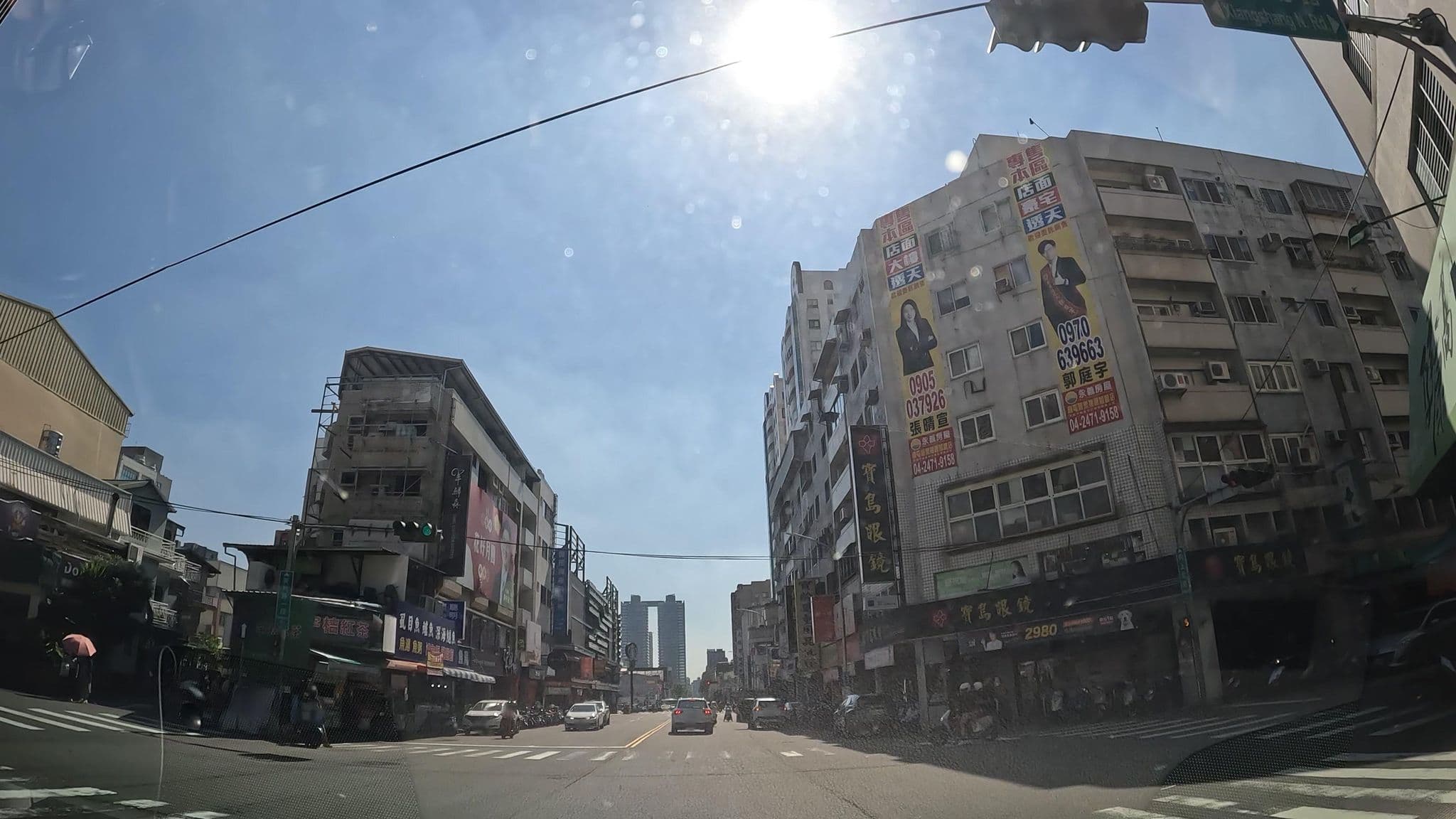Street view near 美之旅大飯店, Taichung — © littlebtc (CC BY-SA · Mapillary)