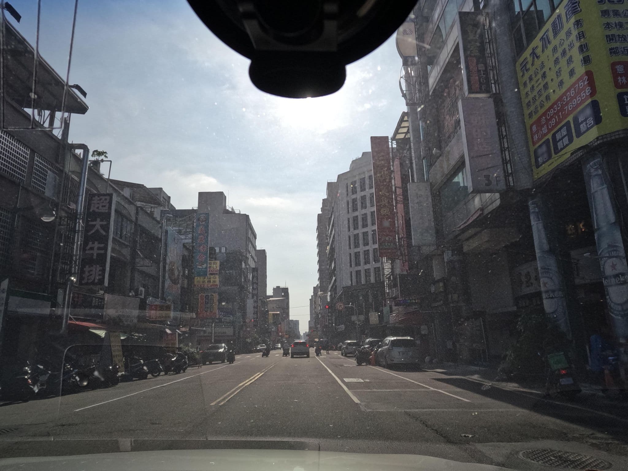 Street view near Happy Inn & Hostel, Taichung — © littlebtc (CC BY-SA · Mapillary)