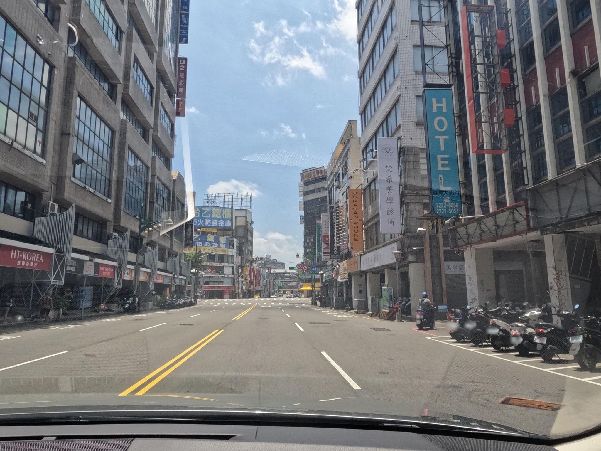 Street view near 東城大旅社, Taichung — © littlebtc (CC BY-SA · Mapillary)