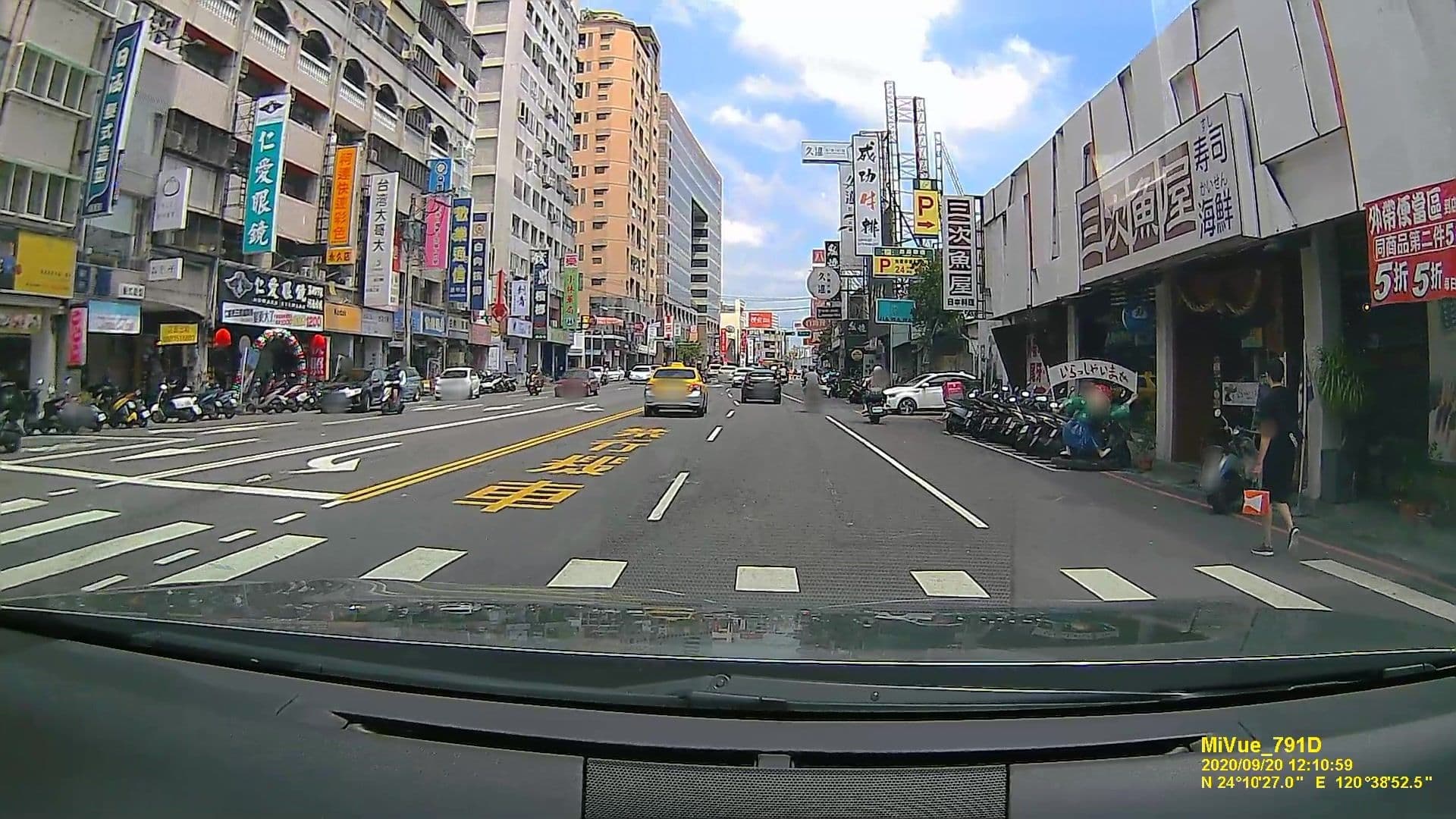 Street view near 逢甲商務艙主題套房, Taichung — © littlebtc (CC BY-SA · Mapillary)