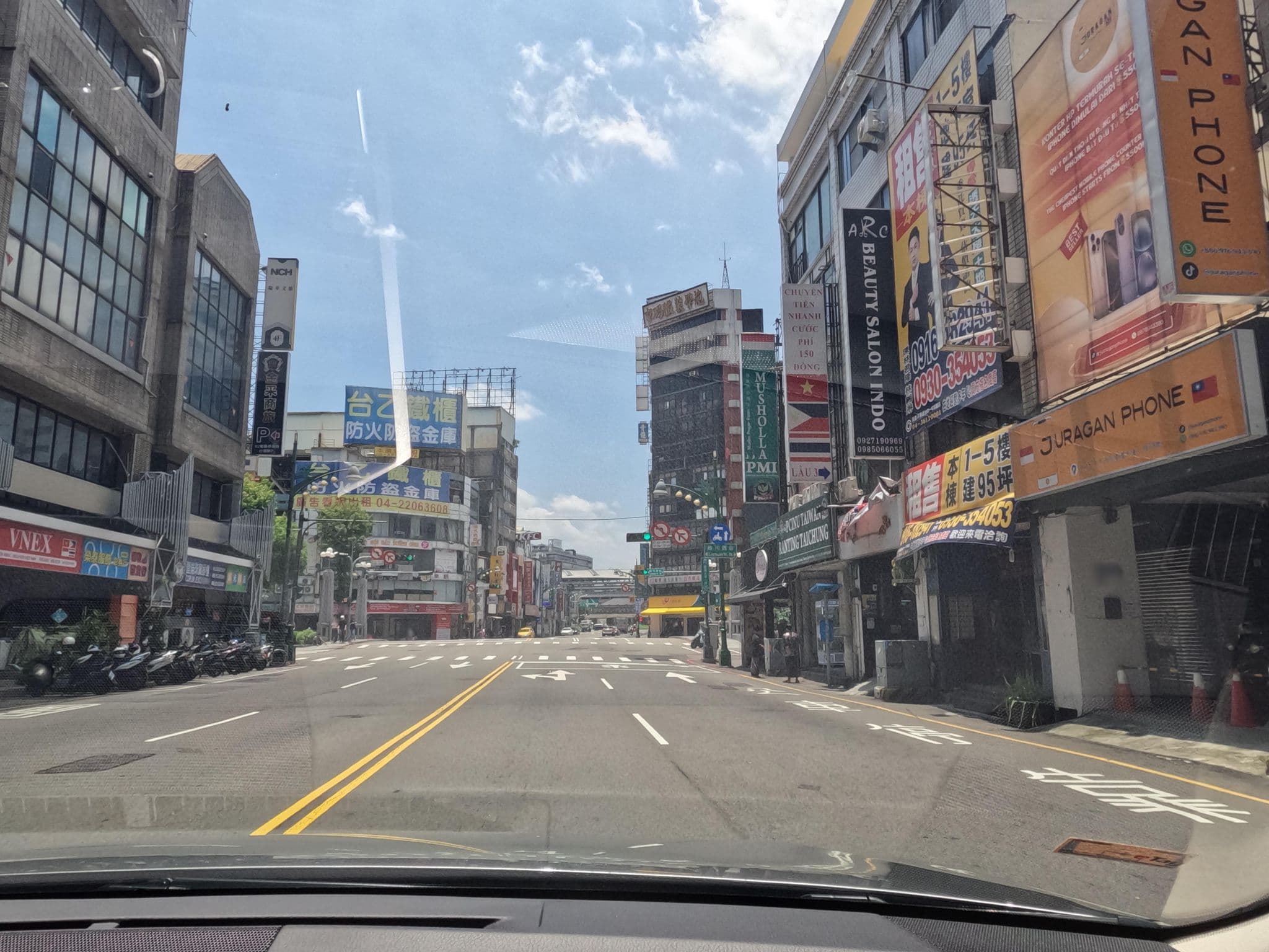 Street view near First Plaza Hotel, Taichung — © littlebtc (CC BY-SA · Mapillary)
