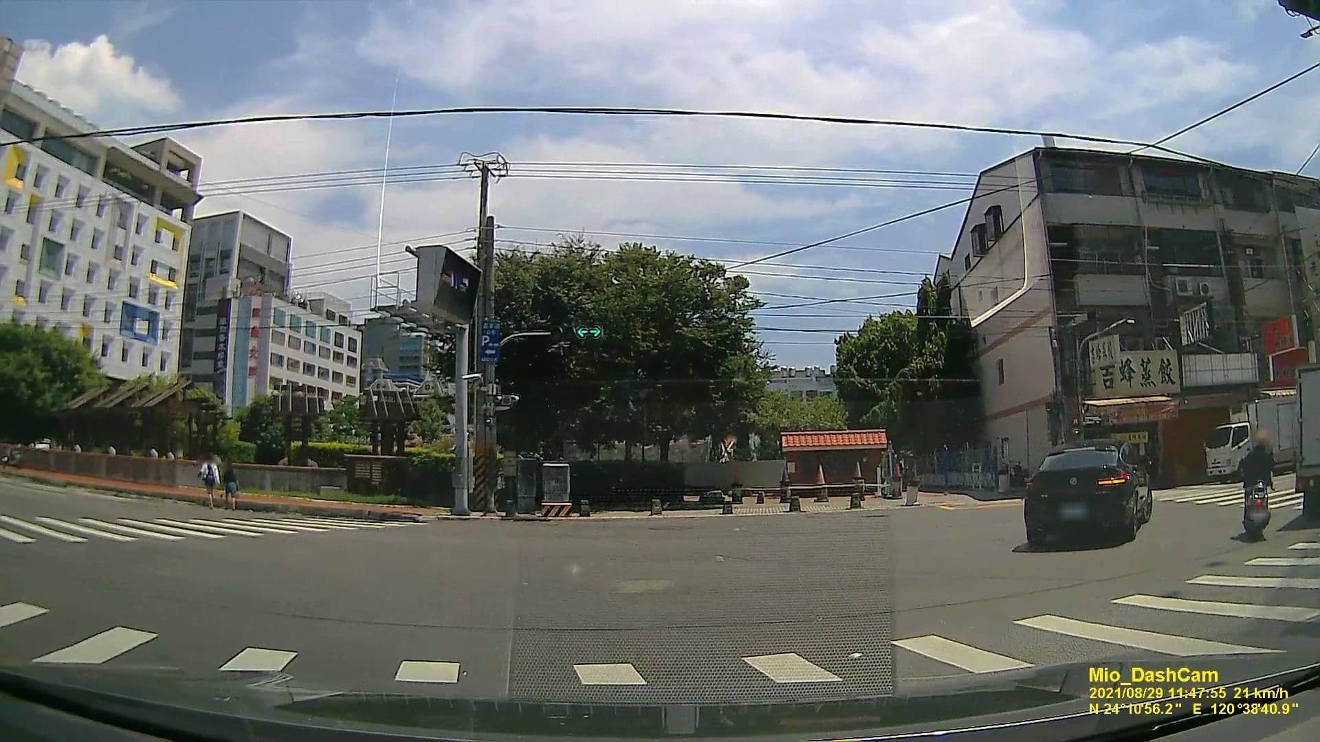 Street view near We Have Story, Taichung — © littlebtc (CC BY-SA · Mapillary)