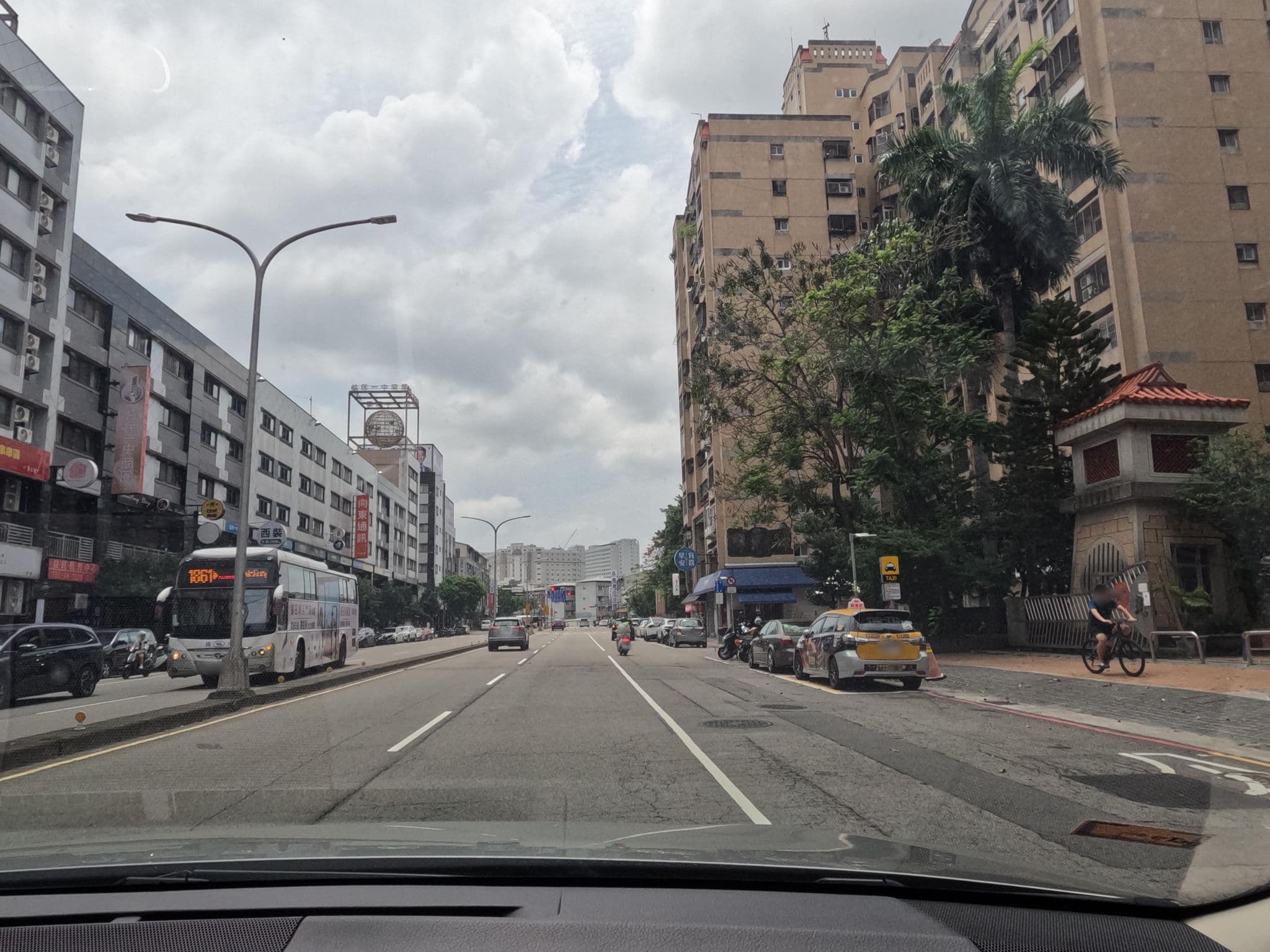 Street view near Stay Hotel, Taichung — © littlebtc (CC BY-SA · Mapillary)