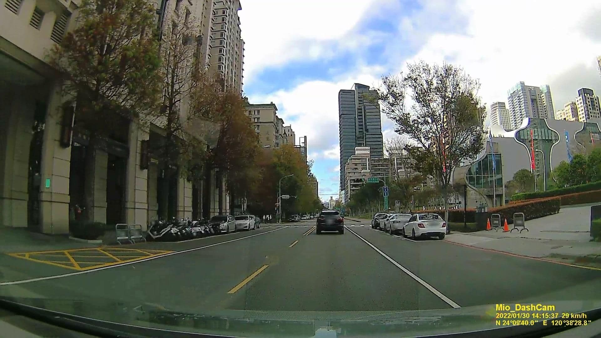 Street view near 卡帝亞汽車旅館, Taichung — © littlebtc (CC BY-SA · Mapillary)