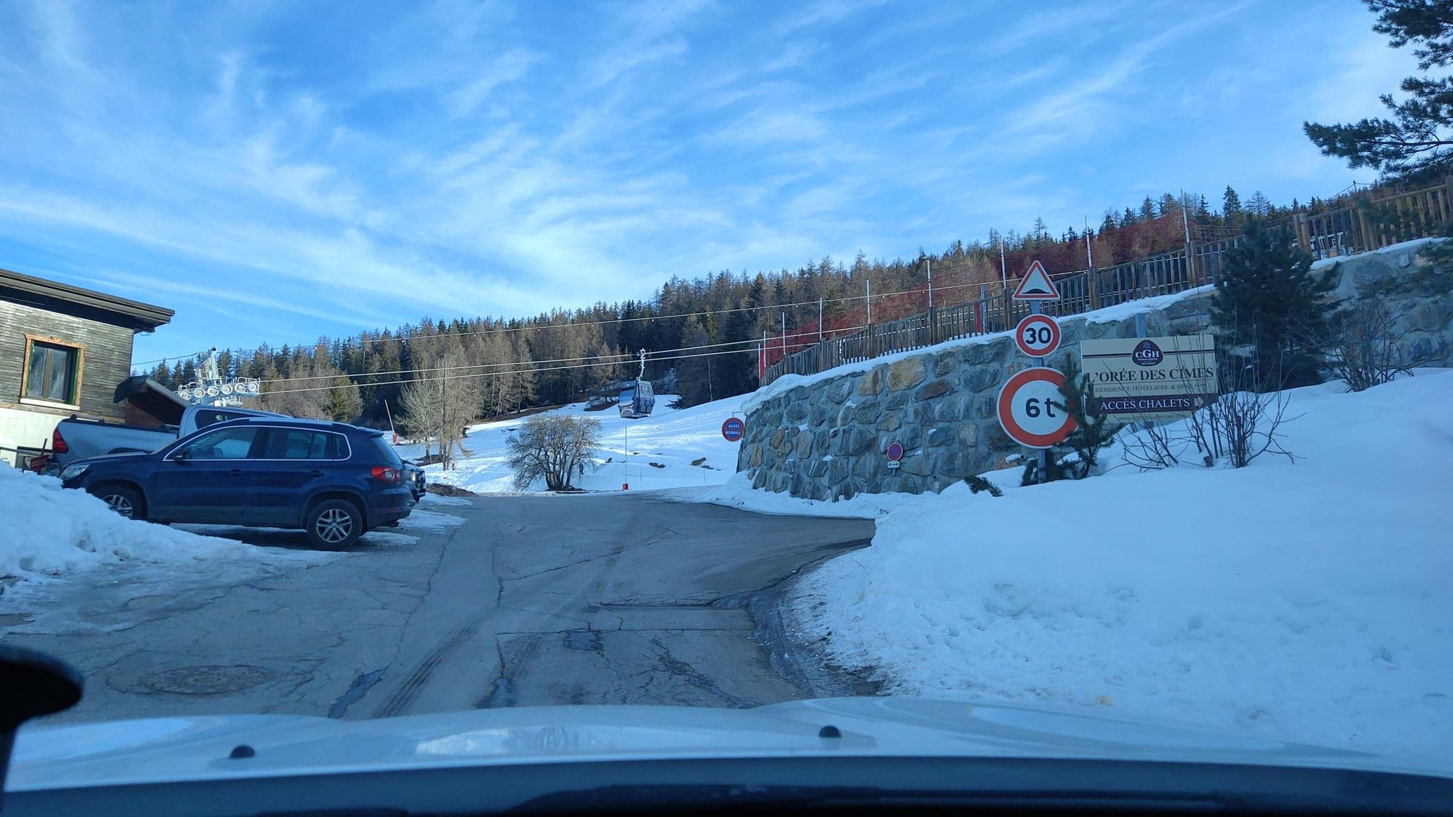 Street view near Hôtel Mont Blanc, Bourg-Saint-Maurice — © MatthieuF4FNE (CC BY-SA · Mapillary)
