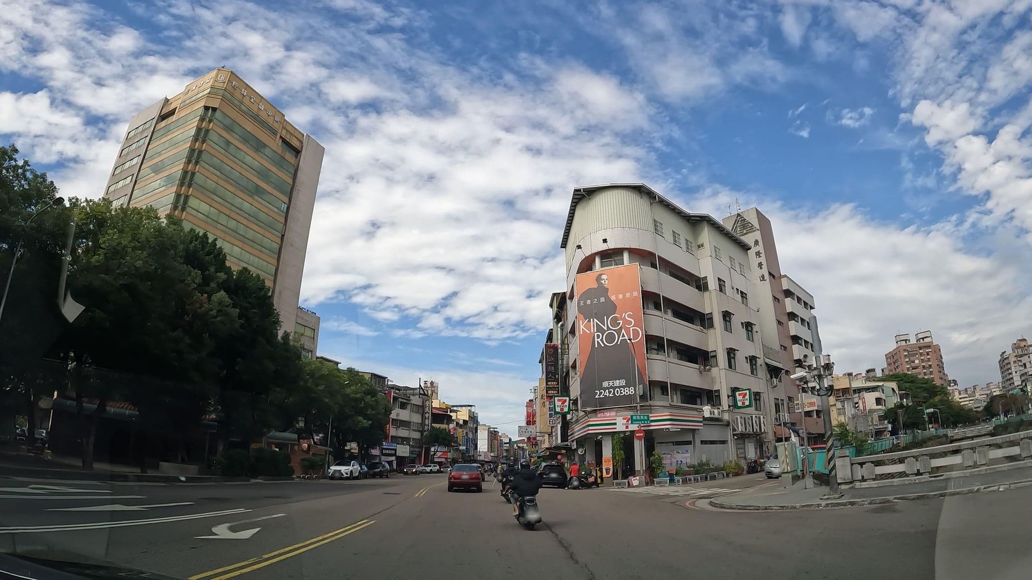Street view near 豪苑商務飯店, Taichung — © littlebtc (CC BY-SA · Mapillary)