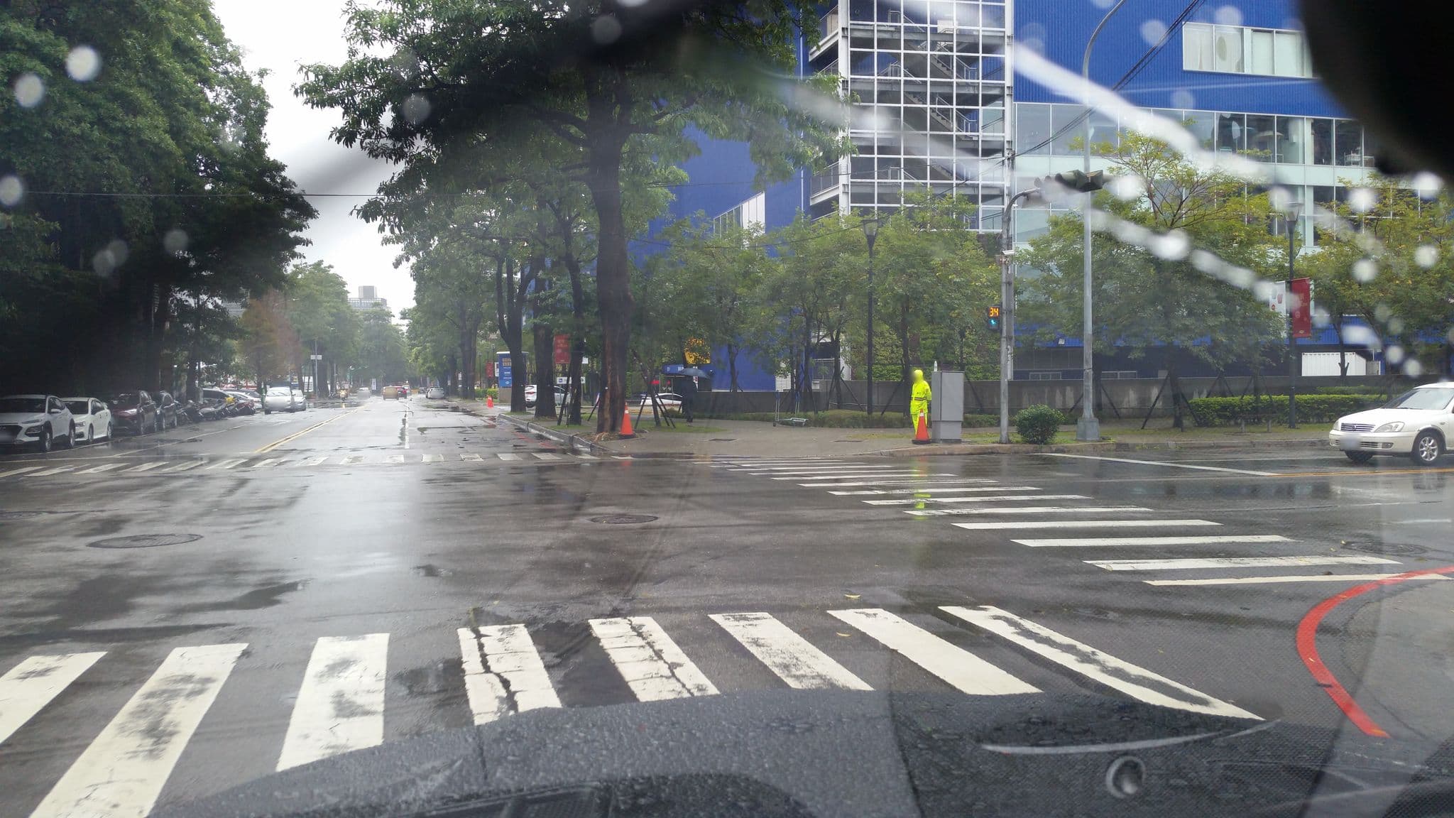 Street view near 湖水岸時尚精品旅館, Taichung — © andylin (CC BY-SA · Mapillary)