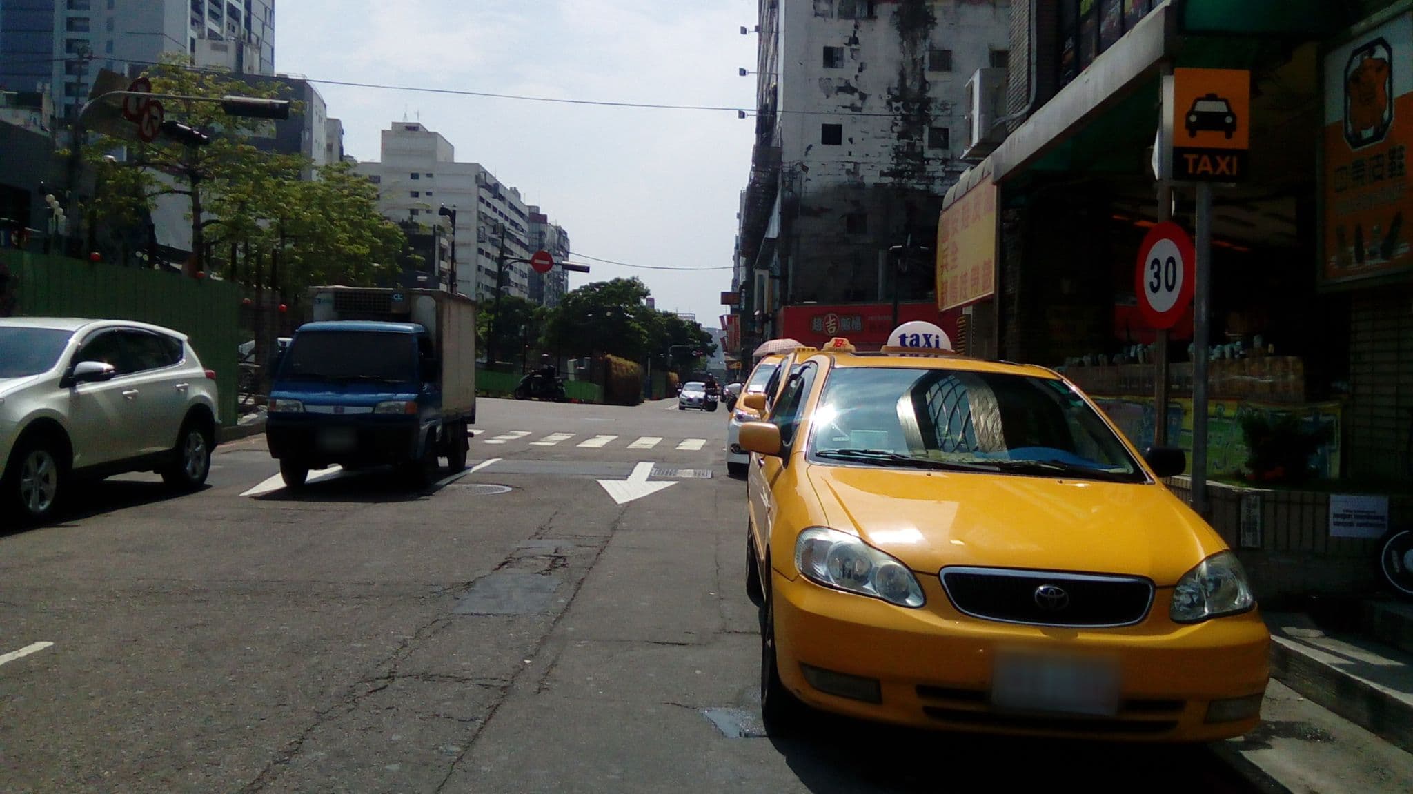 Street view near 星河商旅, Taichung — © adsa562 (CC BY-SA · Mapillary)
