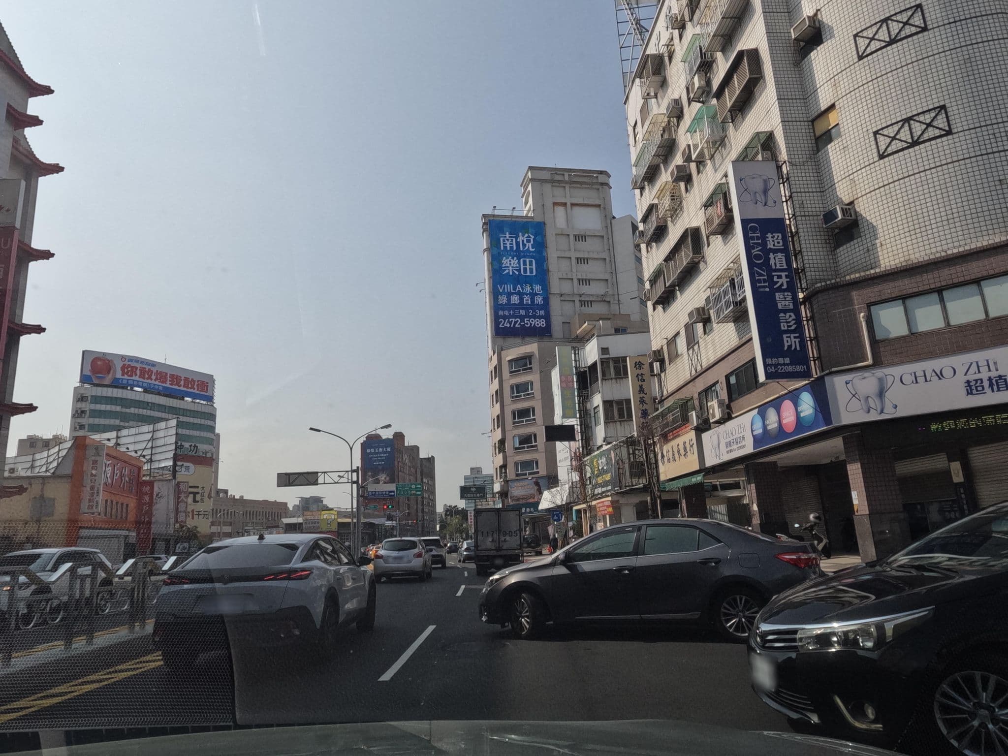 Street view near 西悠飯店, Taichung — © littlebtc (CC BY-SA · Mapillary)