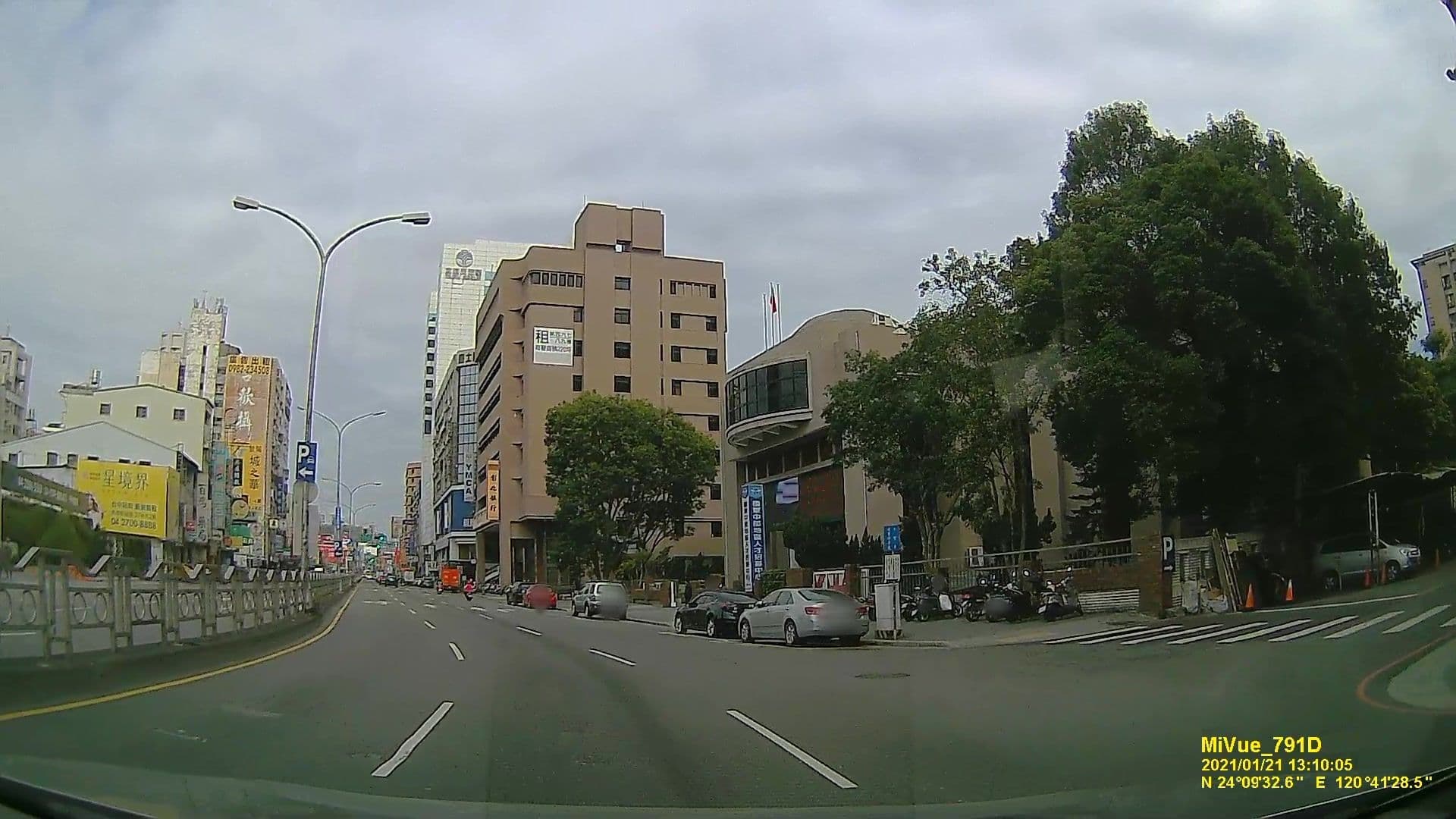 Street view near 台中一中時尚商旅 Tai Chung One Chung, Taichung — © littlebtc (CC BY-SA · Mapillary)