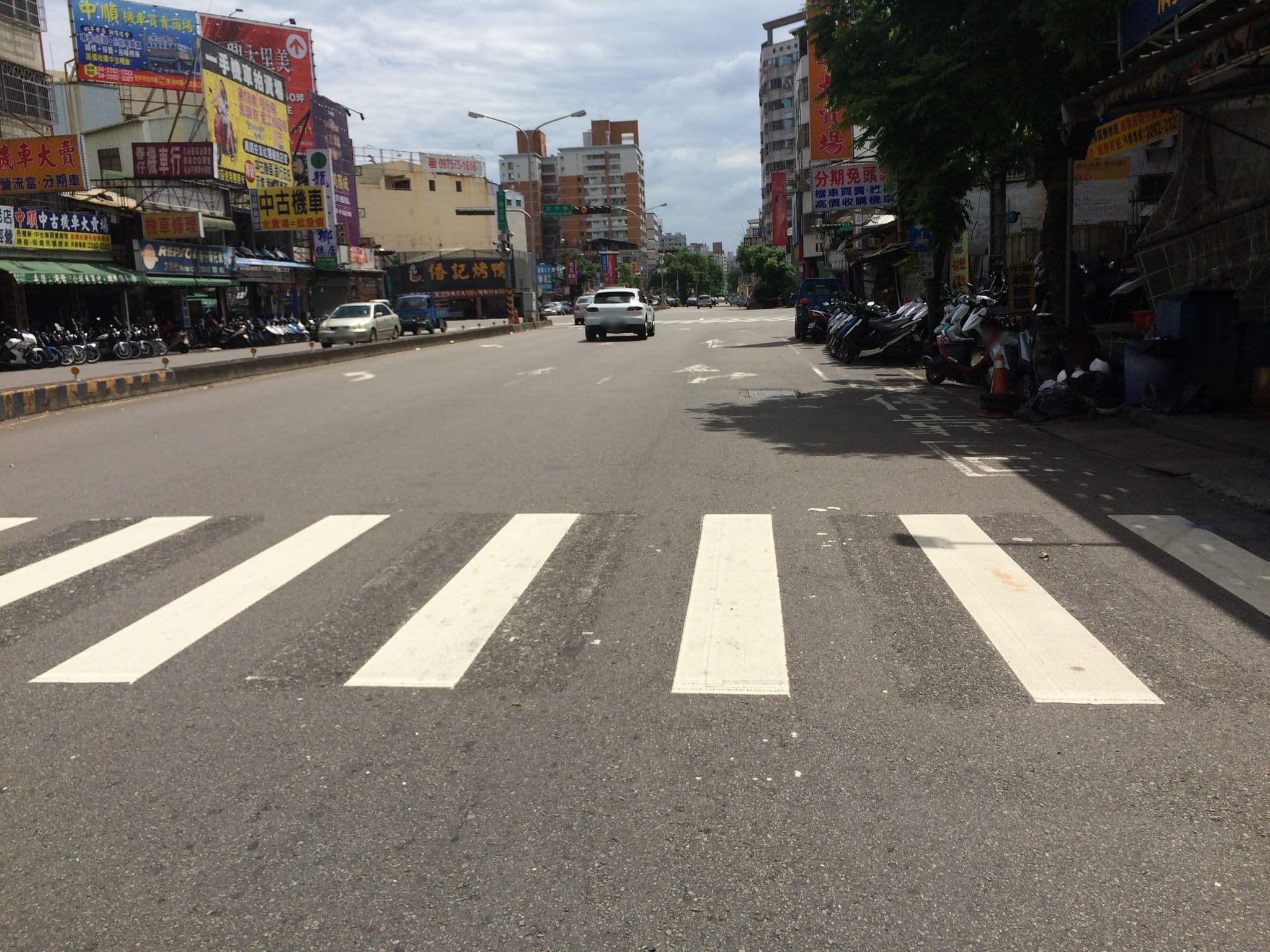 Street view near inhousehotel Taichung, Taichung — © cyut10328_01_08 (CC BY-SA · Mapillary)