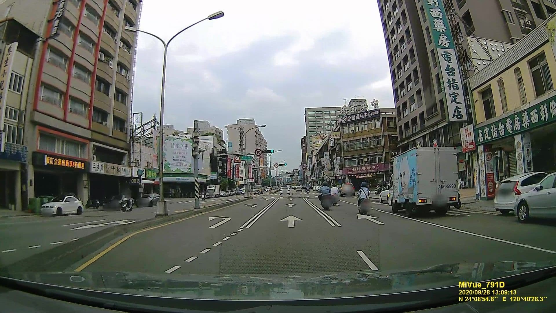 Street view near 黃埔75旅店, Taichung — © littlebtc (CC BY-SA · Mapillary)