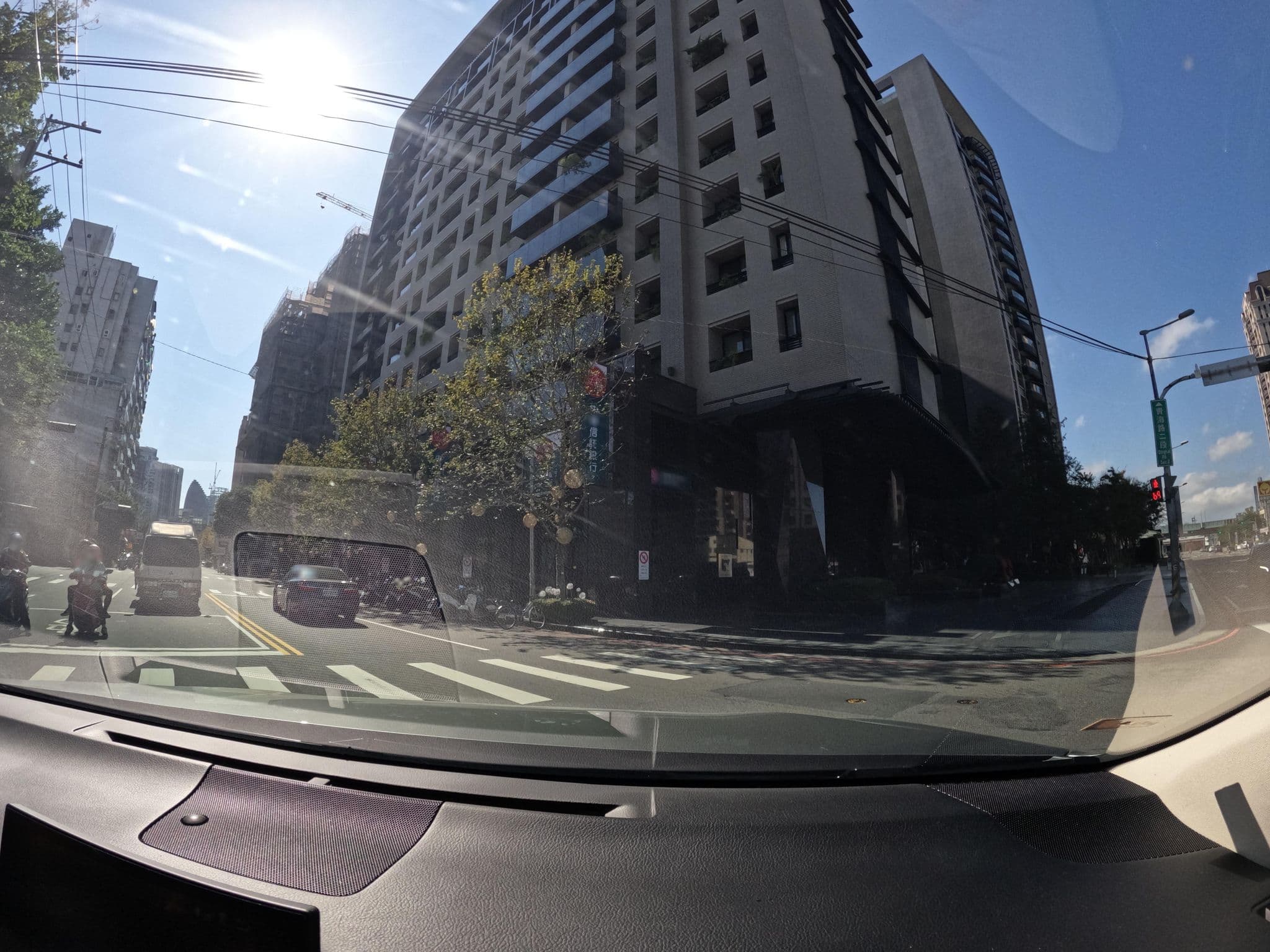 Street view near 逢甲斜角 Bevel Hostel, Taichung — © littlebtc (CC BY-SA · Mapillary)
