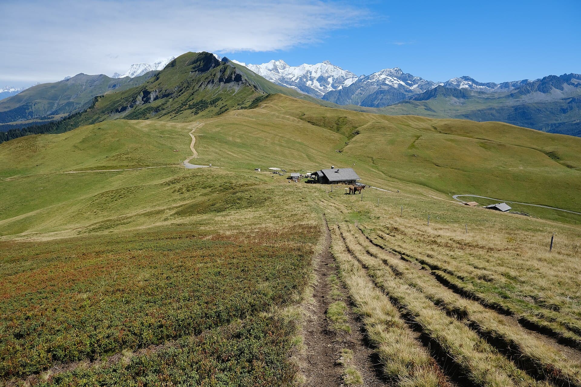Refuge de la Croix de Pierre (via Wikimedia Commons, CC BY 2.0)