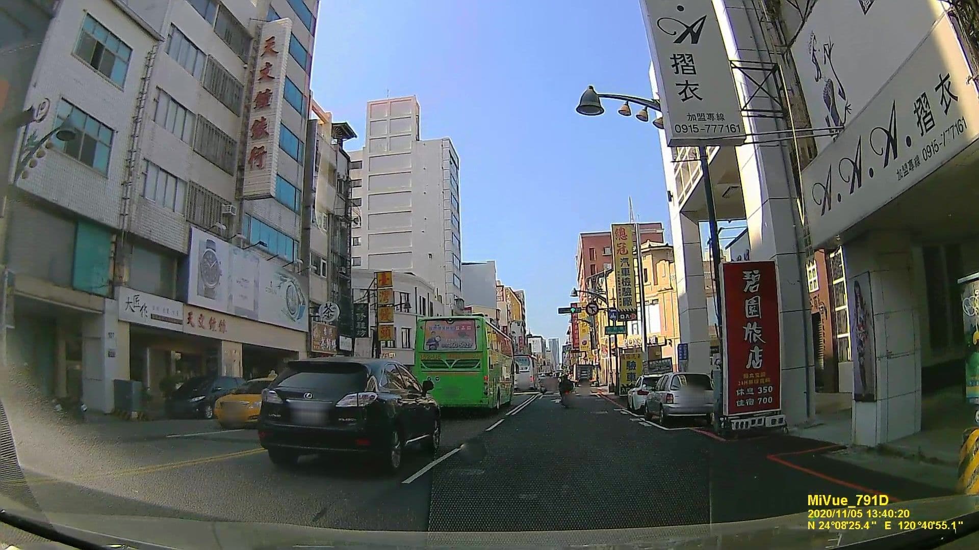 Street view near 碧園旅店, Taichung — © littlebtc (CC BY-SA · Mapillary)