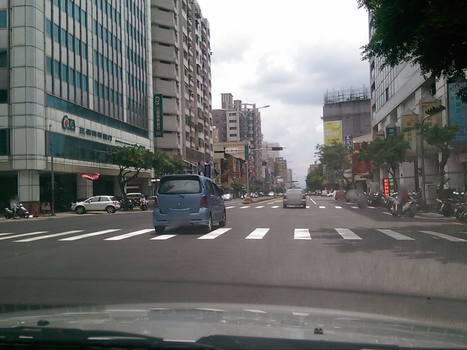 Street view near 愛麗西施商務飯店 Alice Hotel, Taichung — © littlebtc (CC BY-SA · Mapillary)