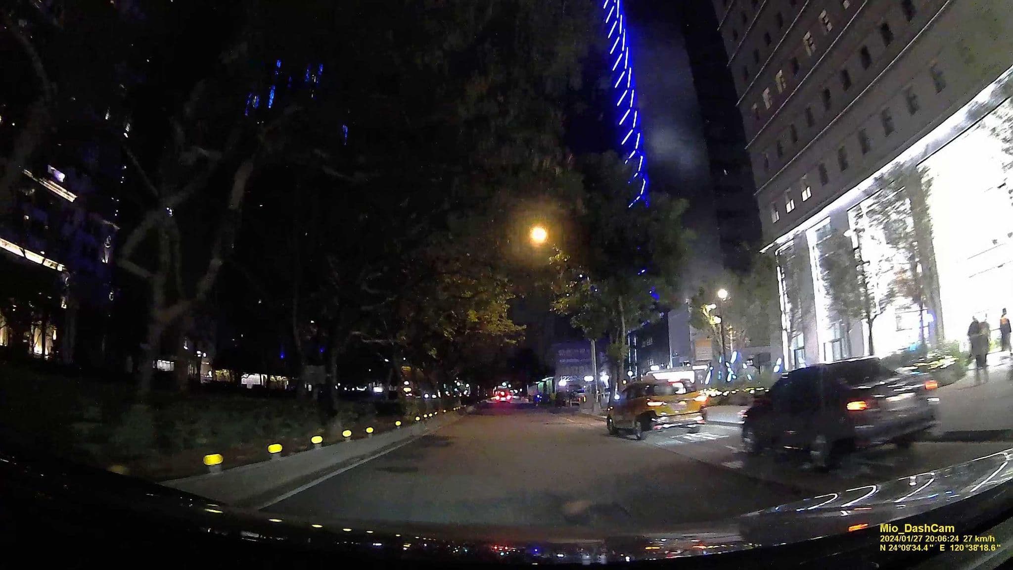 Street view near 悅棧會館  Ace Club House, Taichung — © hcyen (CC BY-SA · Mapillary)