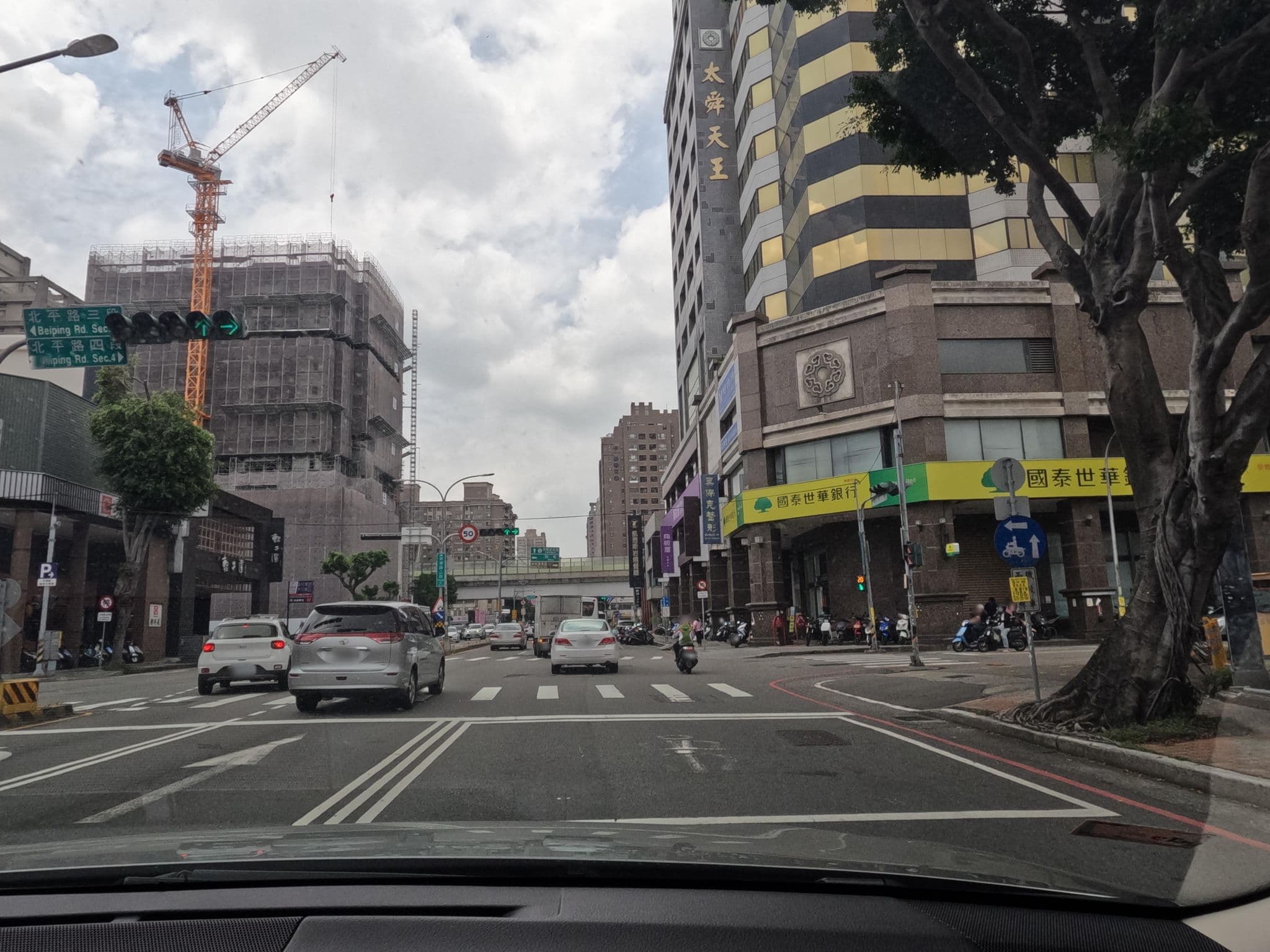 Street view near 水月雅緻休閒旅館 MoonRiver Motel, Taichung — © littlebtc (CC BY-SA · Mapillary)