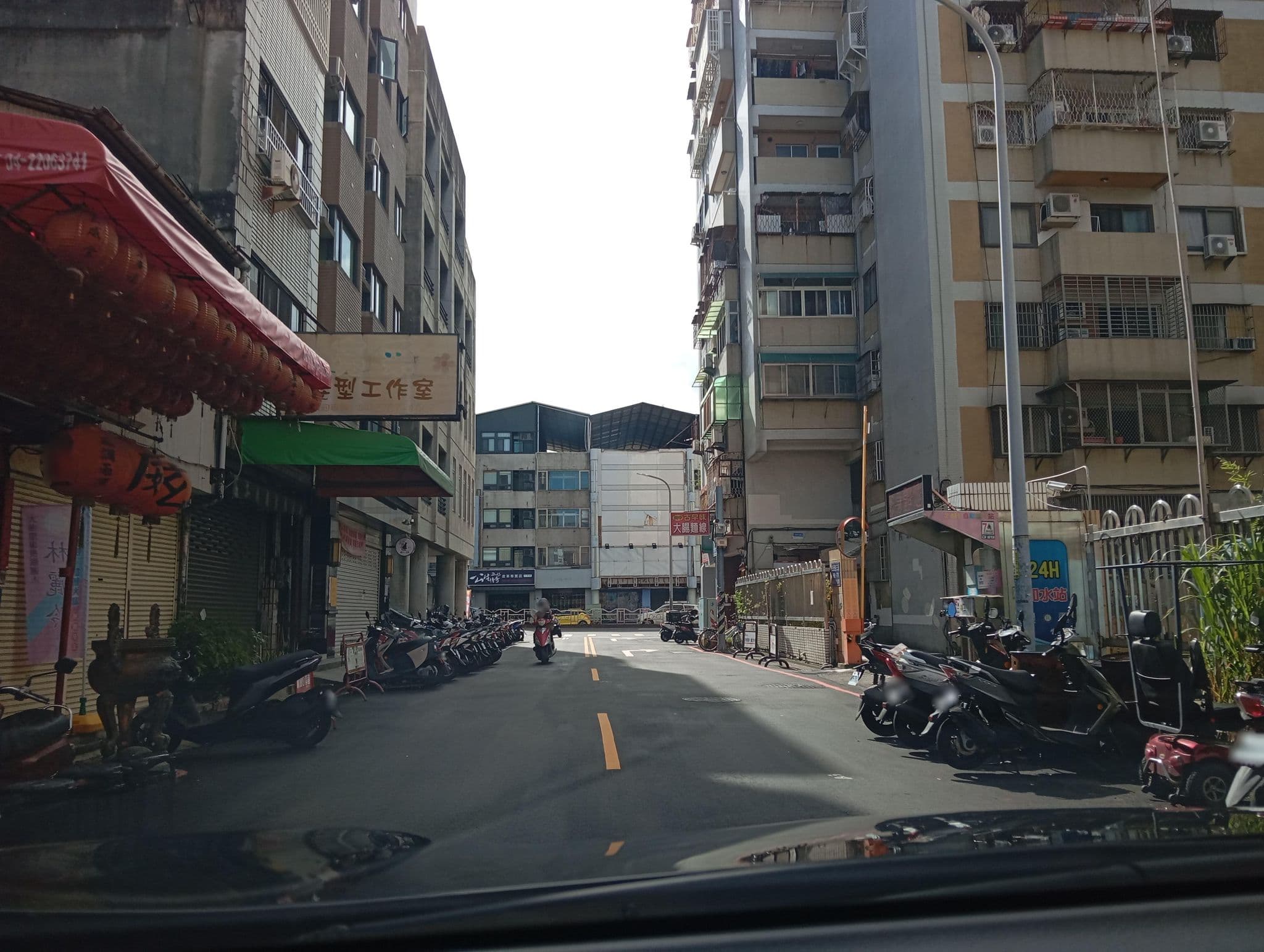 Street view near Talmud Business Hotel, Taichung — © hcyen (CC BY-SA · Mapillary)