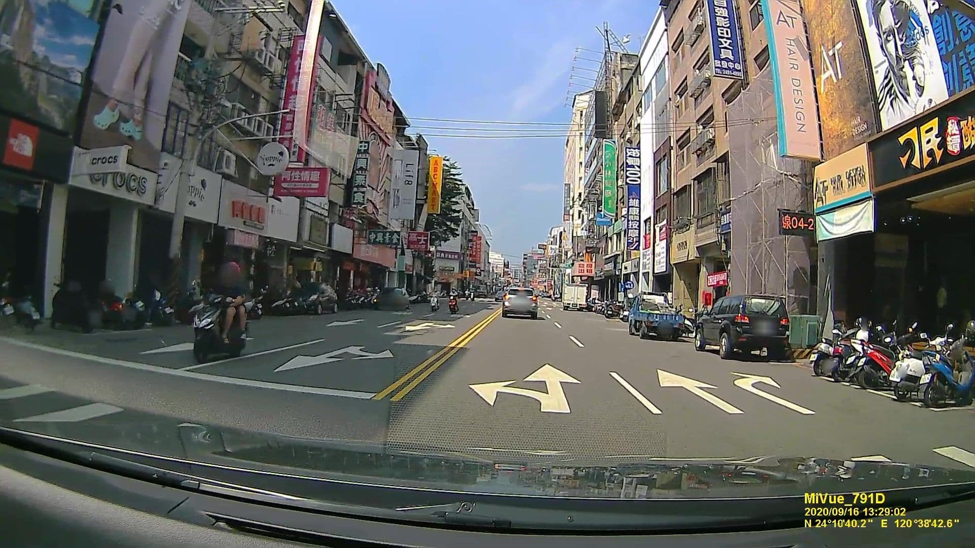 Street view near 逢甲新宿一日租屋, Taichung — © littlebtc (CC BY-SA · Mapillary)