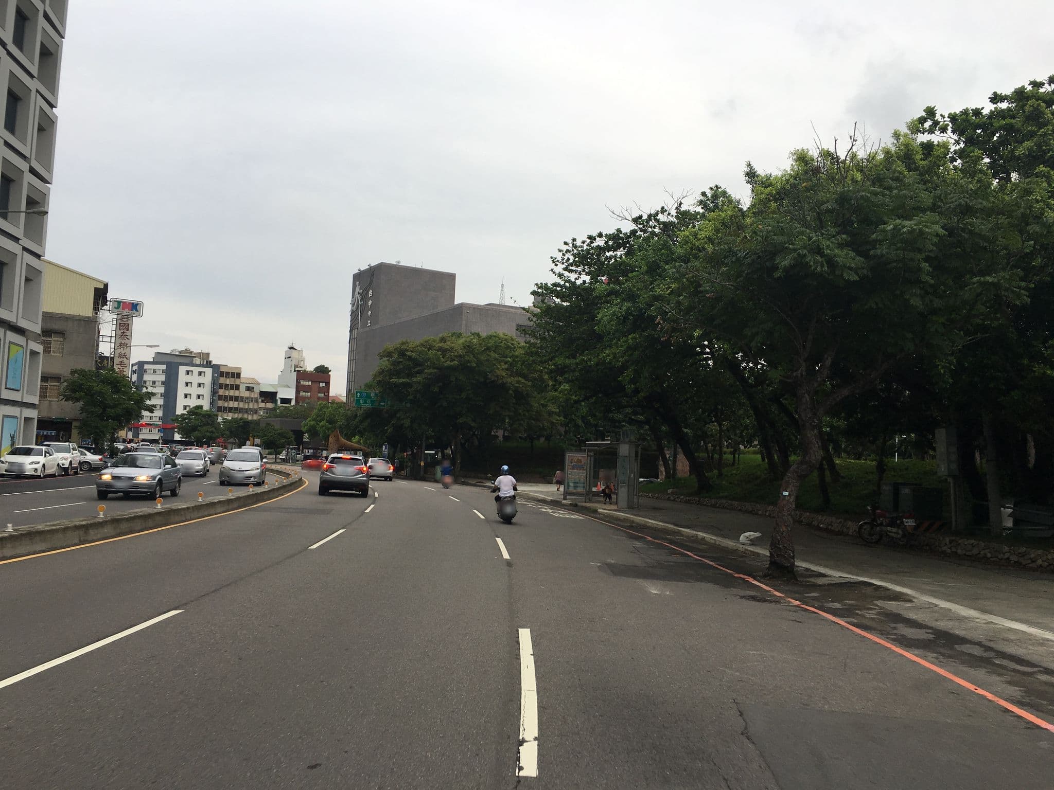 Street view near The Place Taichung 台中大毅老爺行旅, Taichung — © cyut10428_48_53 (CC BY-SA · Mapillary)