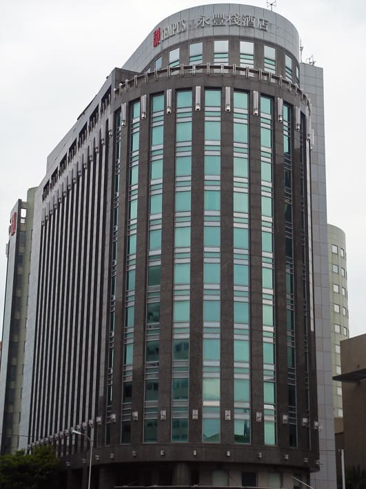 台中永豐棧酒店 Tempus Hotel (via Wikimedia Commons, CC BY-SA 3.0)