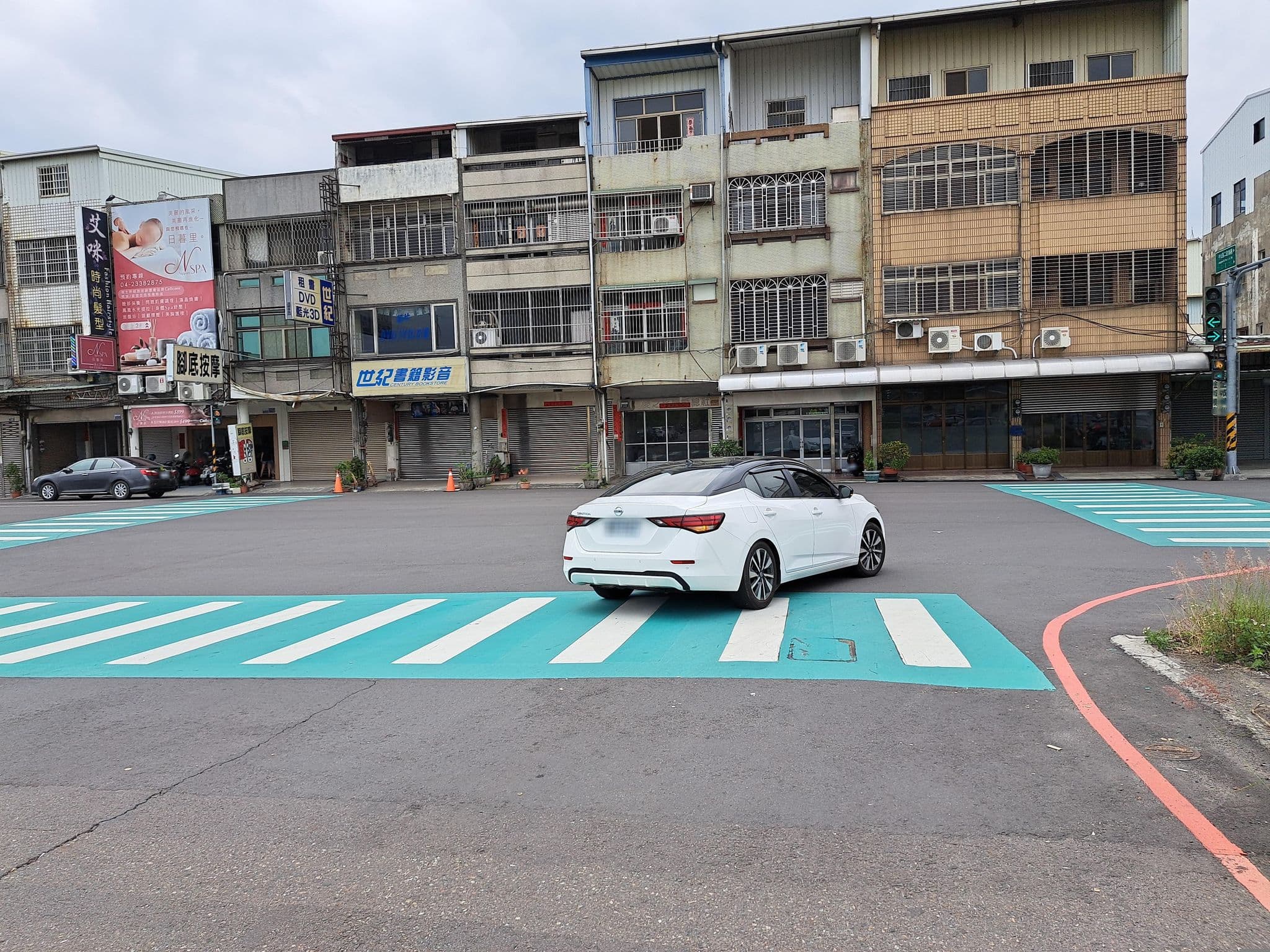 Street view near 烏日富國旅社, Taichung — © garyjiang (CC BY-SA · Mapillary)