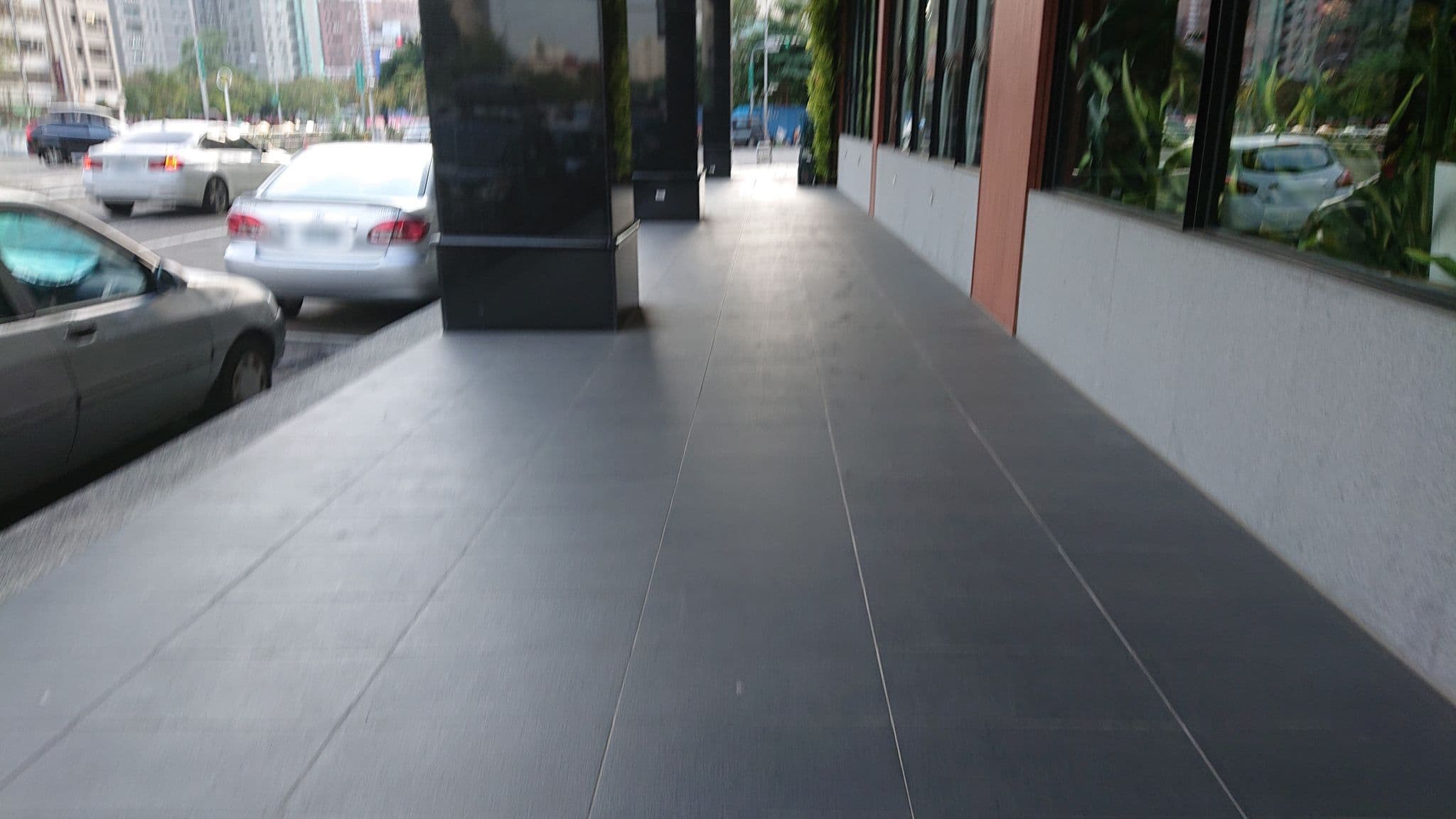Street view near 爱丽丝国际大饭店, Taichung — © alllenwang (CC BY-SA · Mapillary)
