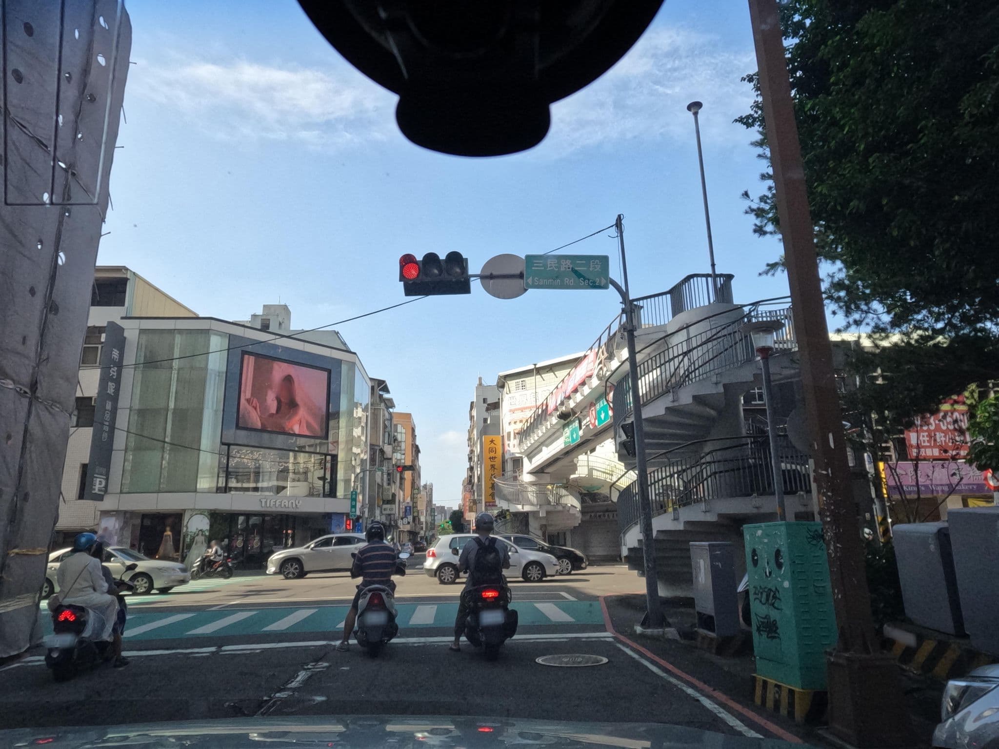 Street view near 銀河賓館, Taichung — © littlebtc (CC BY-SA · Mapillary)